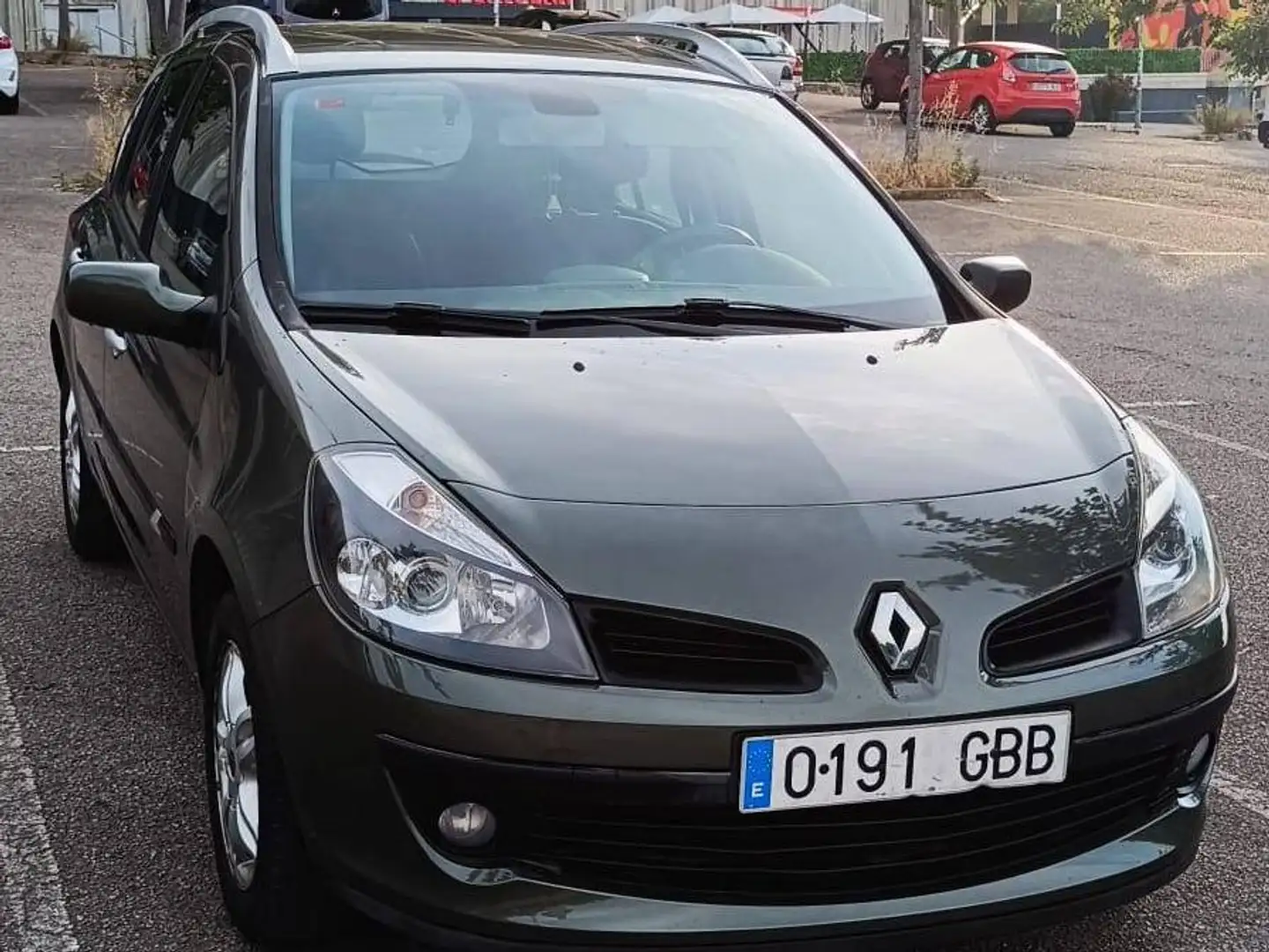 Renault Clio Clio Grand Tour 1.5DCI Authentique 85 Authentique - 2