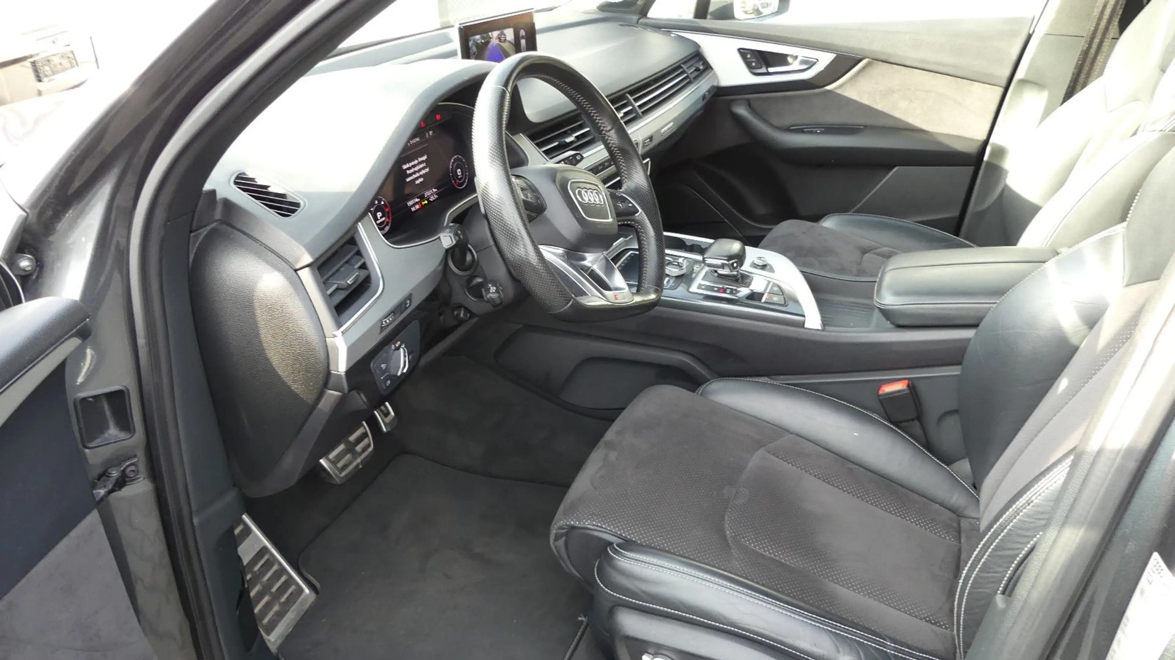 Audi Q7 3.0 TDI quattro S Line — photo 10