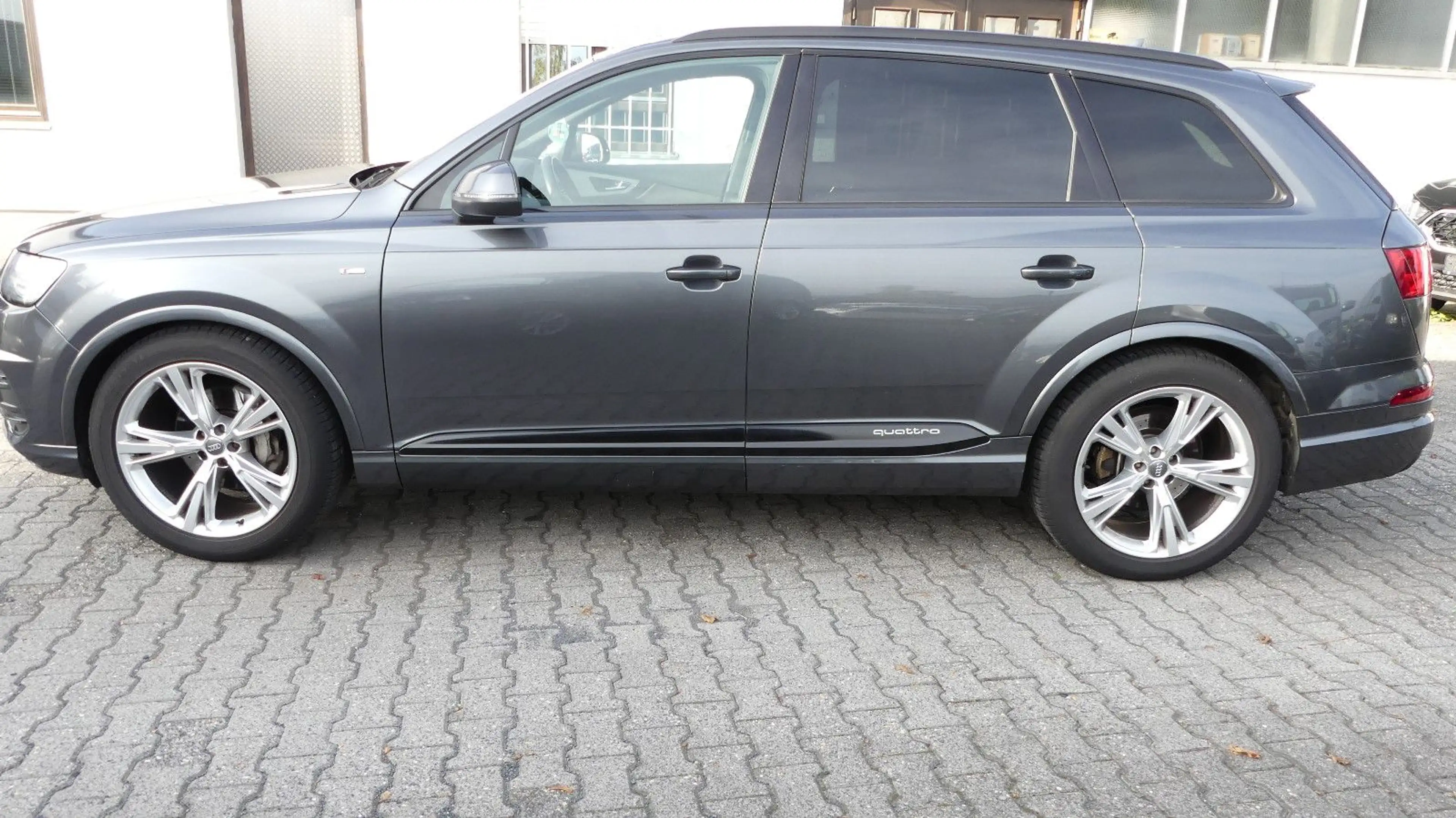 Audi Q7 3.0 TDI quattro S Line — photo 5