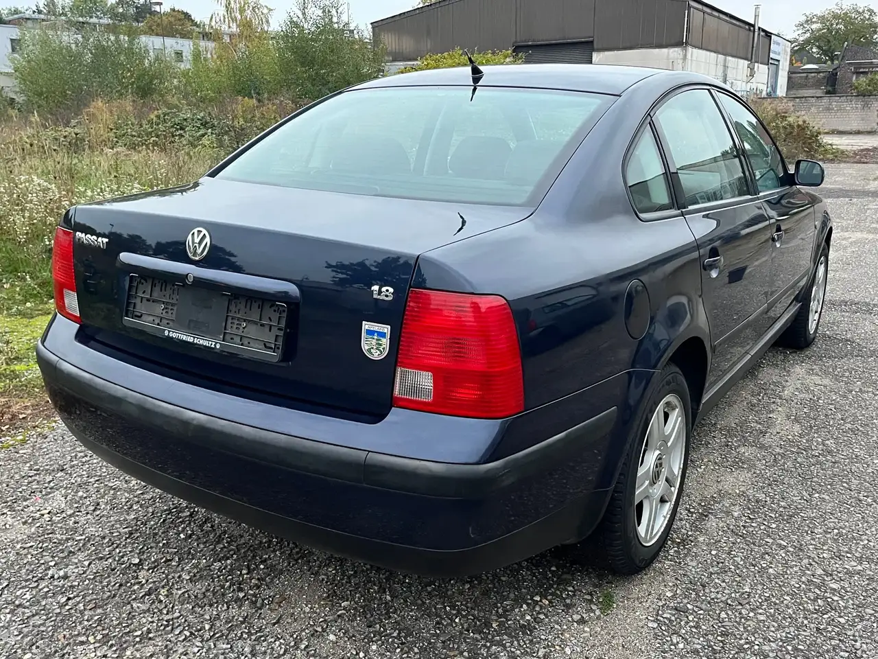 Volkswagen Passat 1.8, ALU, Klimaaut.,1,Hand..., foto 3