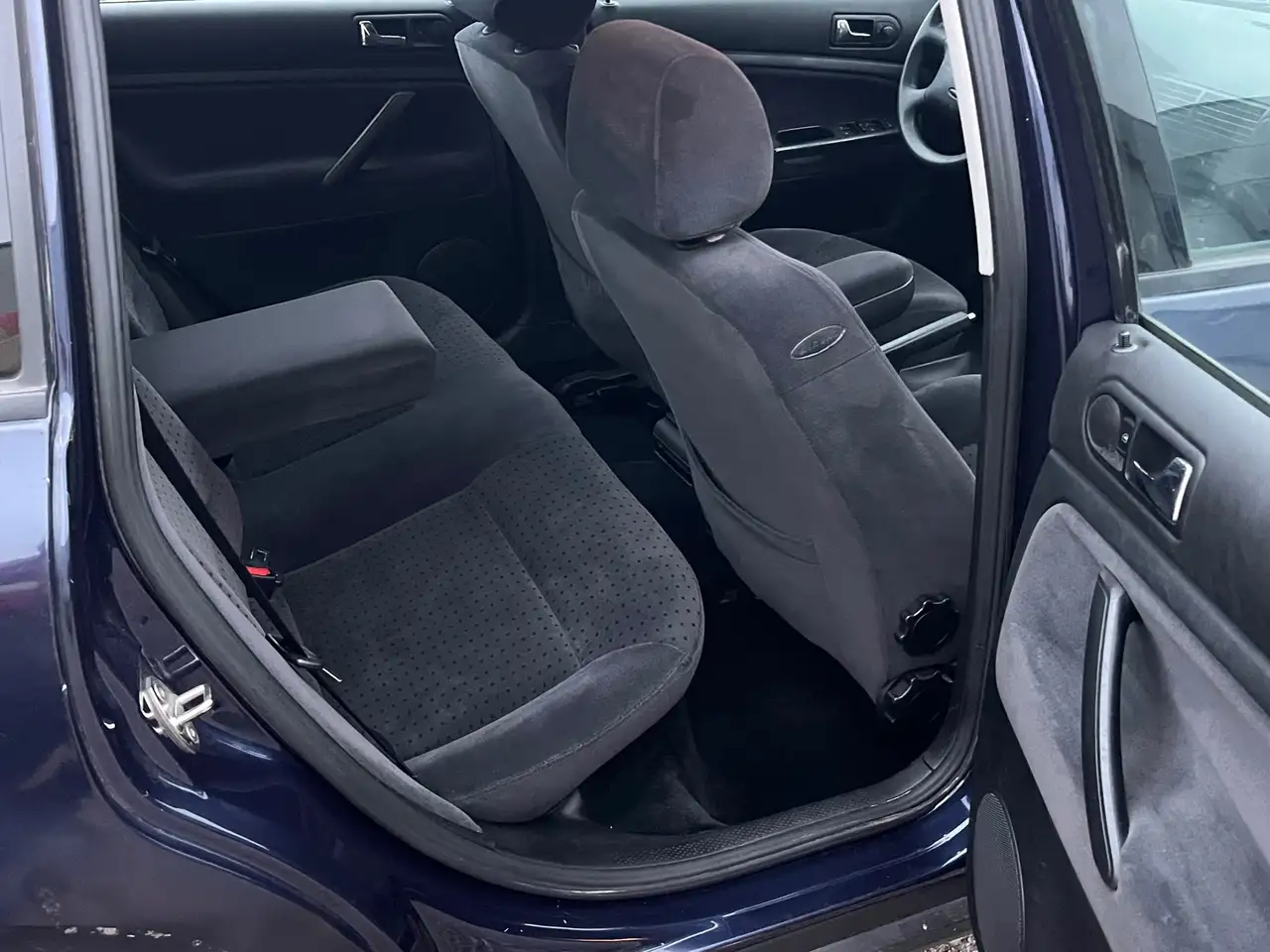 Volkswagen Passat 1.8, ALU, Klimaaut.,1,Hand..., foto 6