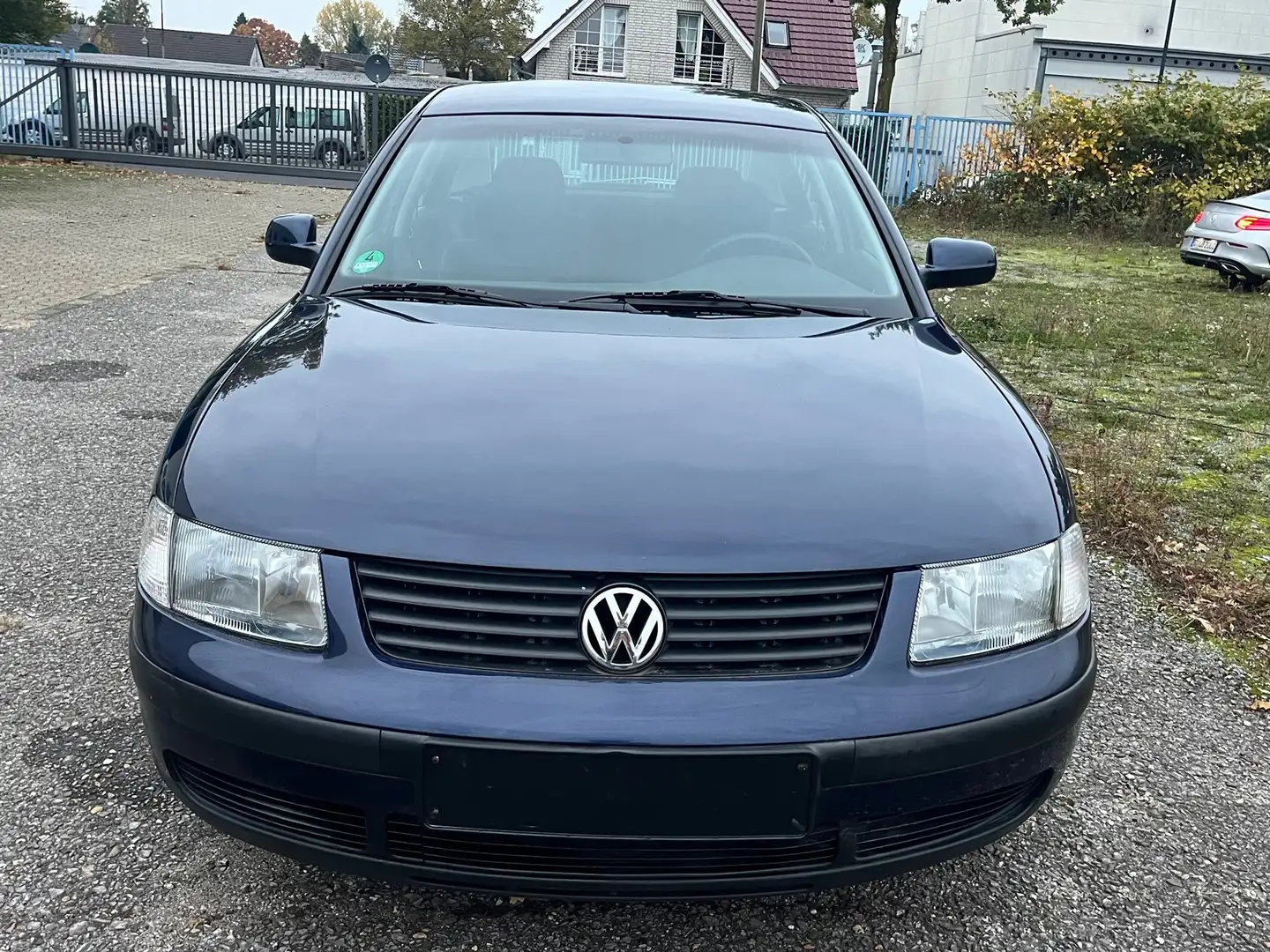 Volkswagen Passat 1.8, ALU, 1,Hand... Blau - 1