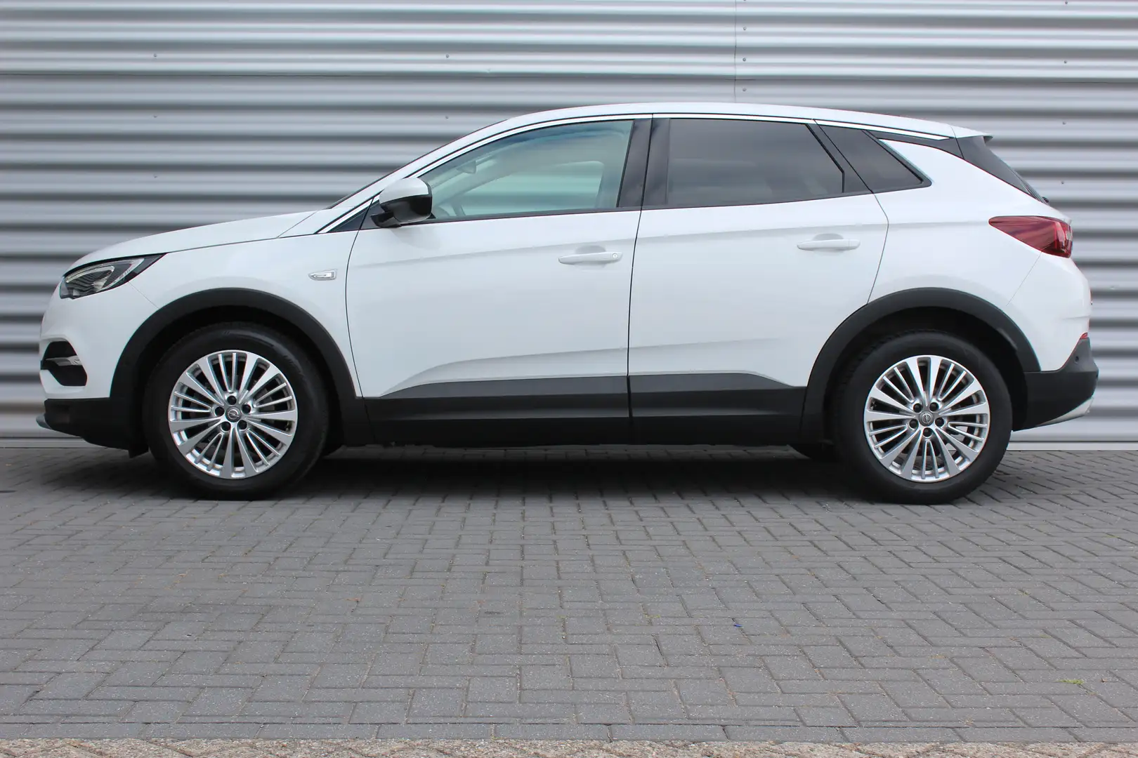 Opel Grandland X 1.2 TURBO 130PK INNOVATION+ AUTOMAAT / NAVI / LEDE Wit - 2