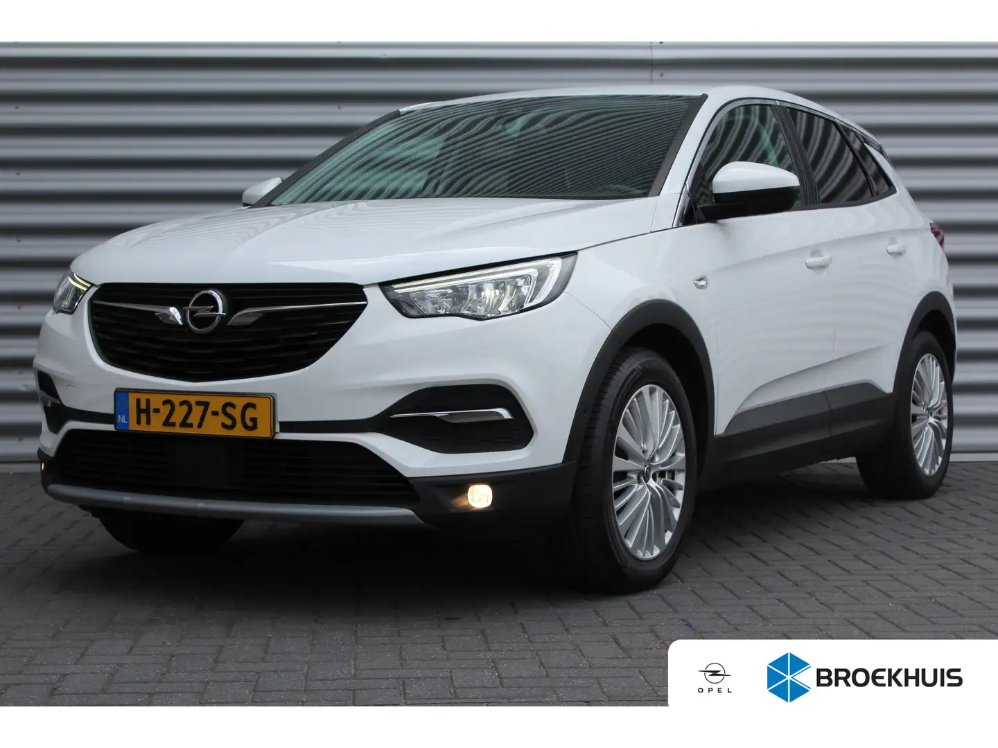 Opel Grandland X 1.2 TURBO 130PK INNOVATION+ AUTOMAAT / NAVI / LEDE Wit - 1