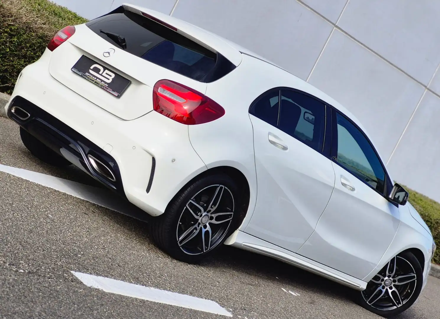 Mercedes-Benz A 160 *** 160 i - AMG - PDC - Navi - Garantie *** Weiß - 2