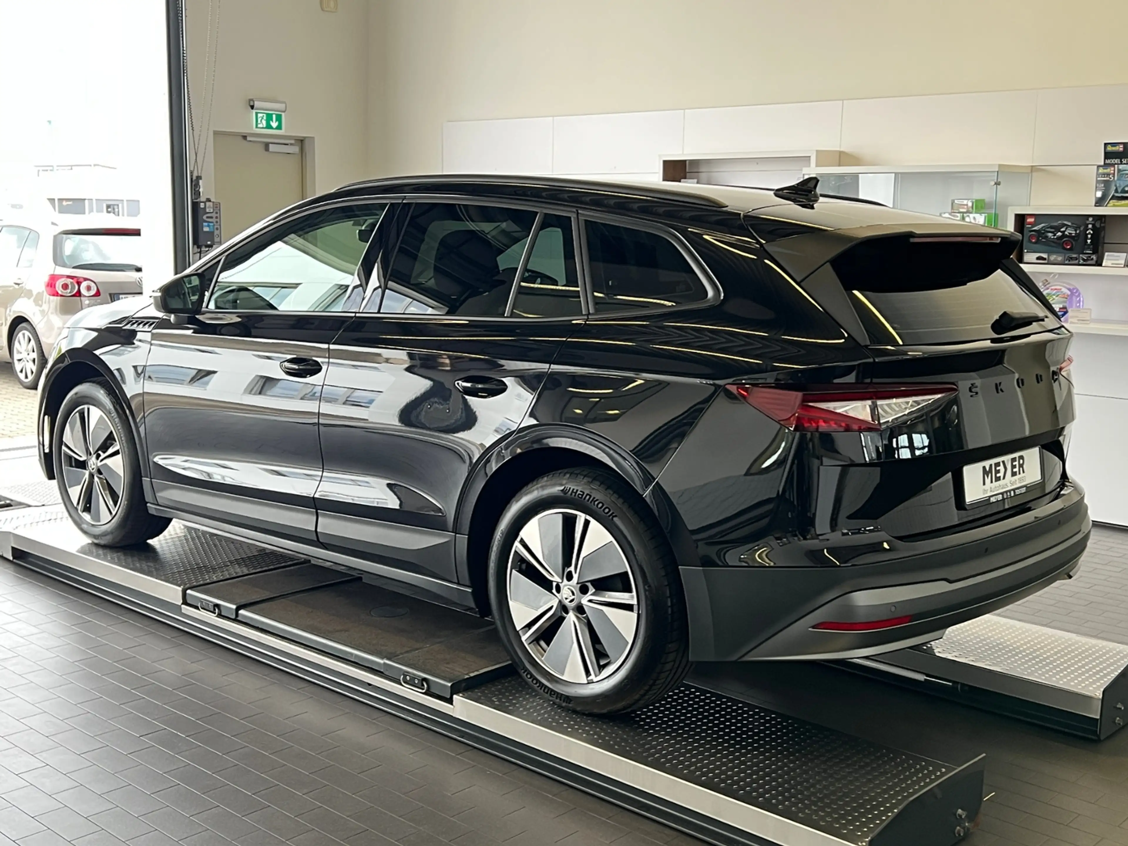 Skoda Enyaq iV 60 Loft 62kWh *AHK,LED,ACC,Navi,Kamera,19''-LM — photo 4