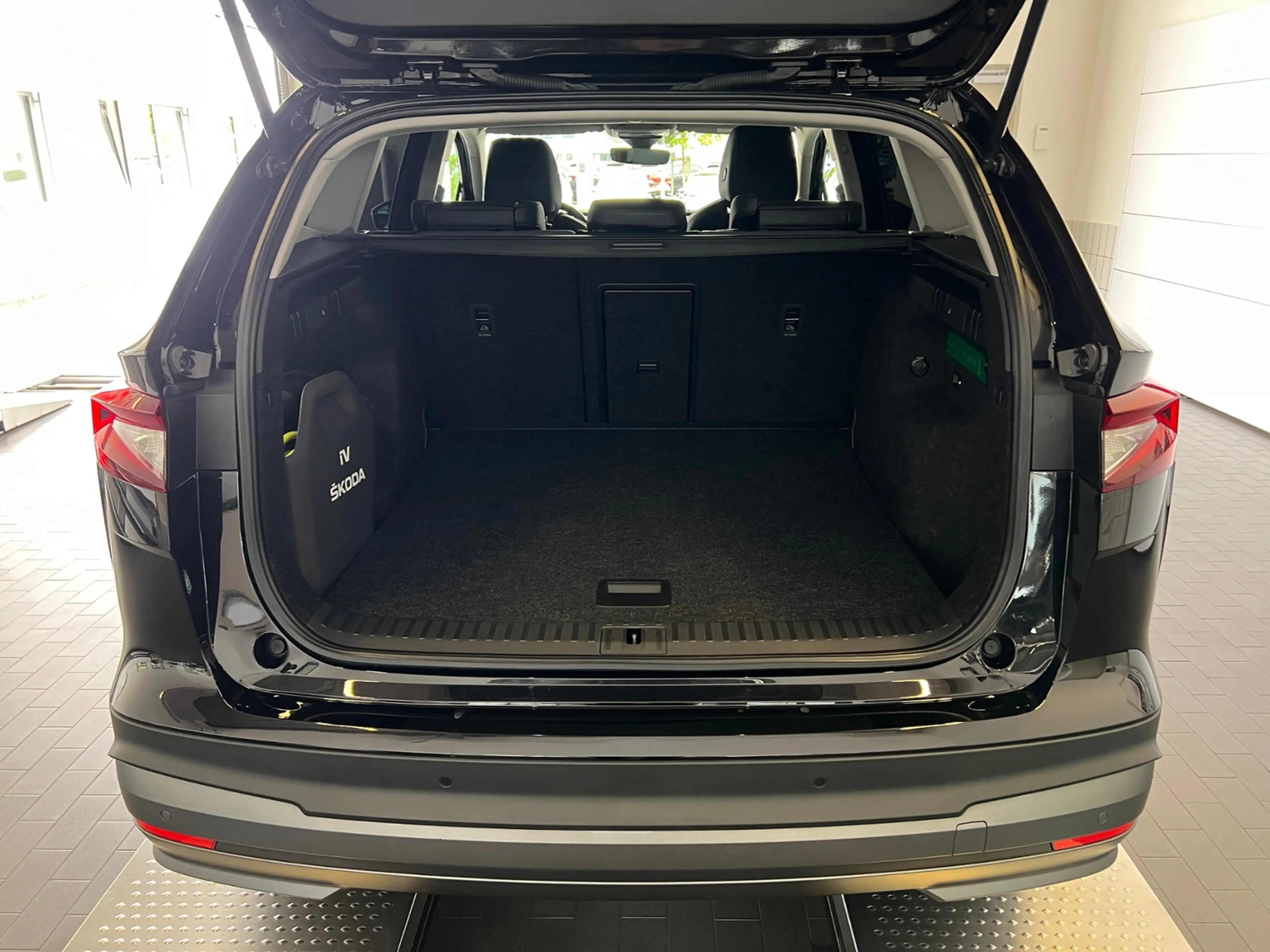 Skoda Enyaq iV 60 Loft 62kWh *AHK,LED,ACC,Navi,Kamera,19''-LM — photo 7