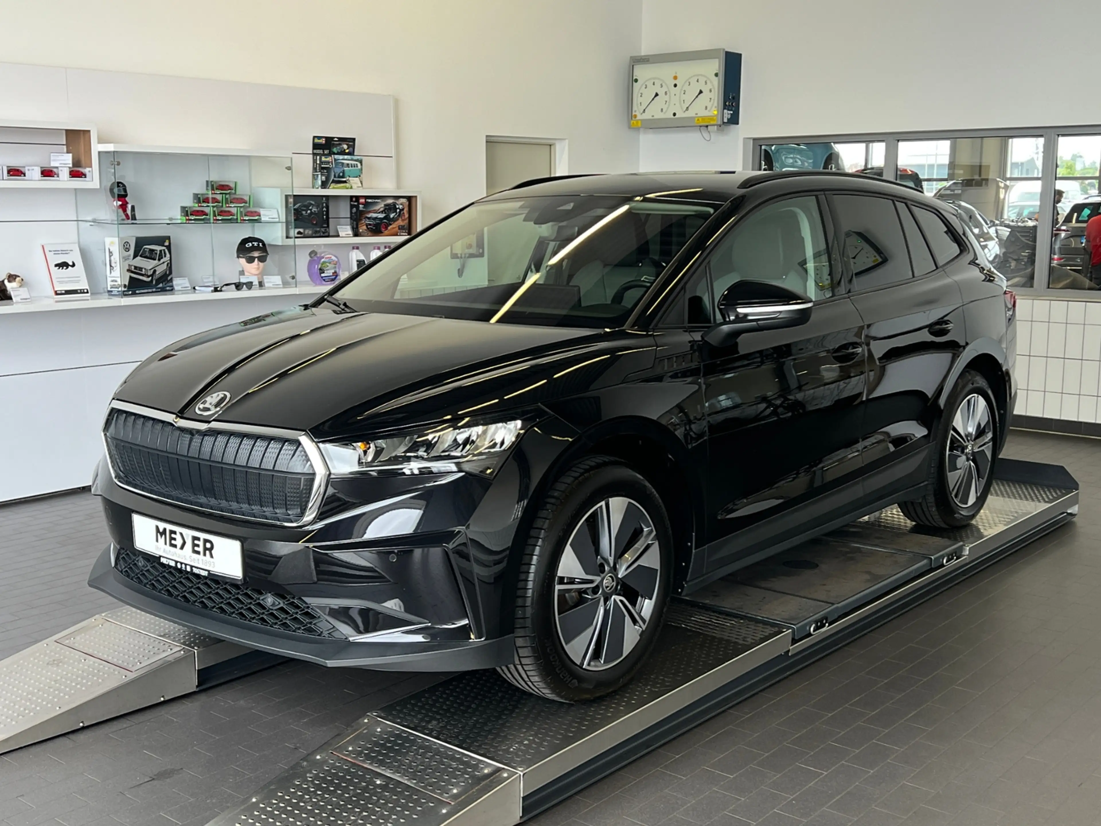 Skoda Enyaq iV 60 Loft 62kWh *AHK,LED,ACC,Navi,Kamera,19''-LM — photo 2