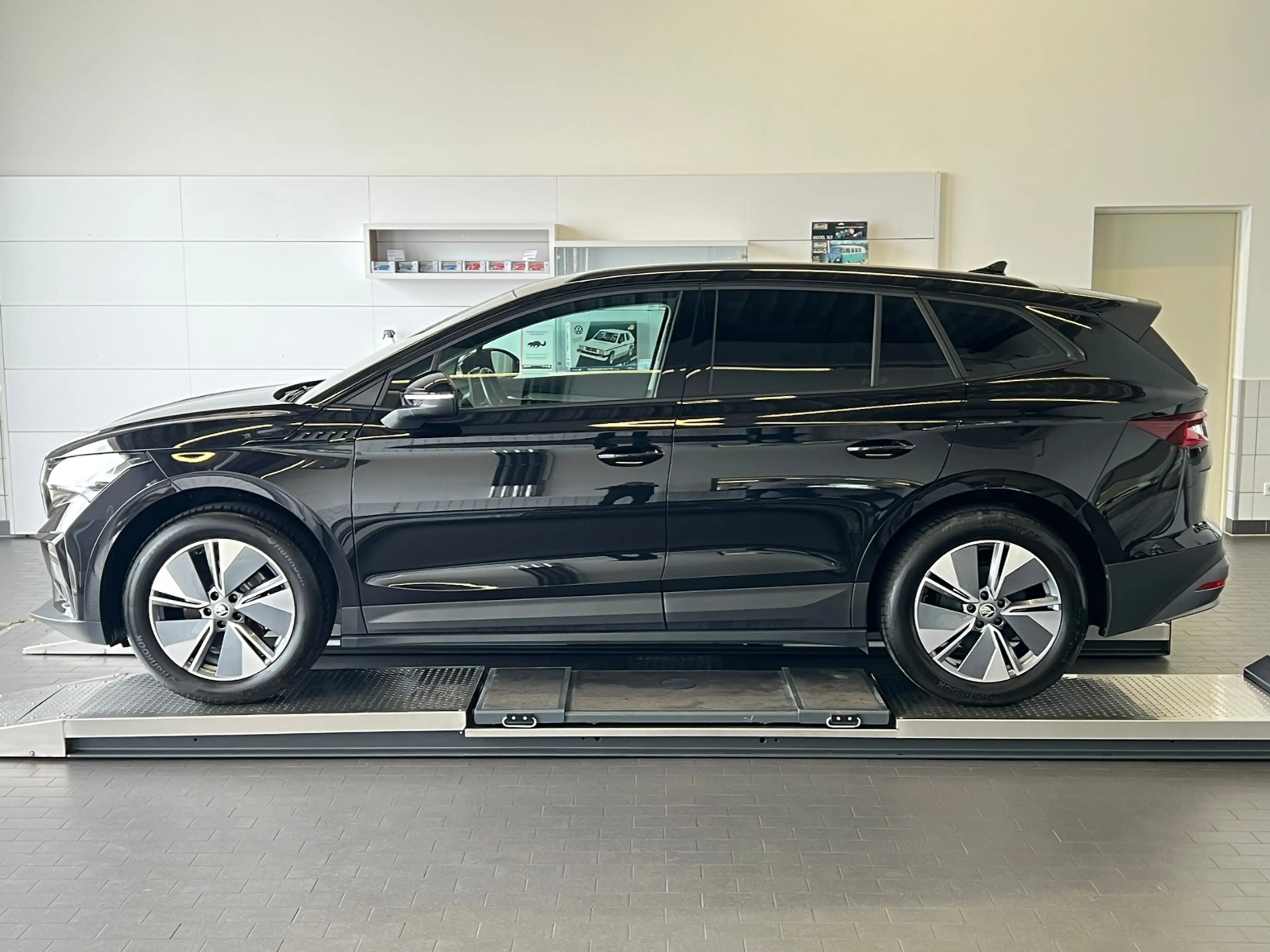 Skoda Enyaq iV 60 Loft 62kWh *AHK,LED,ACC,Navi,Kamera,19''-LM — photo 3