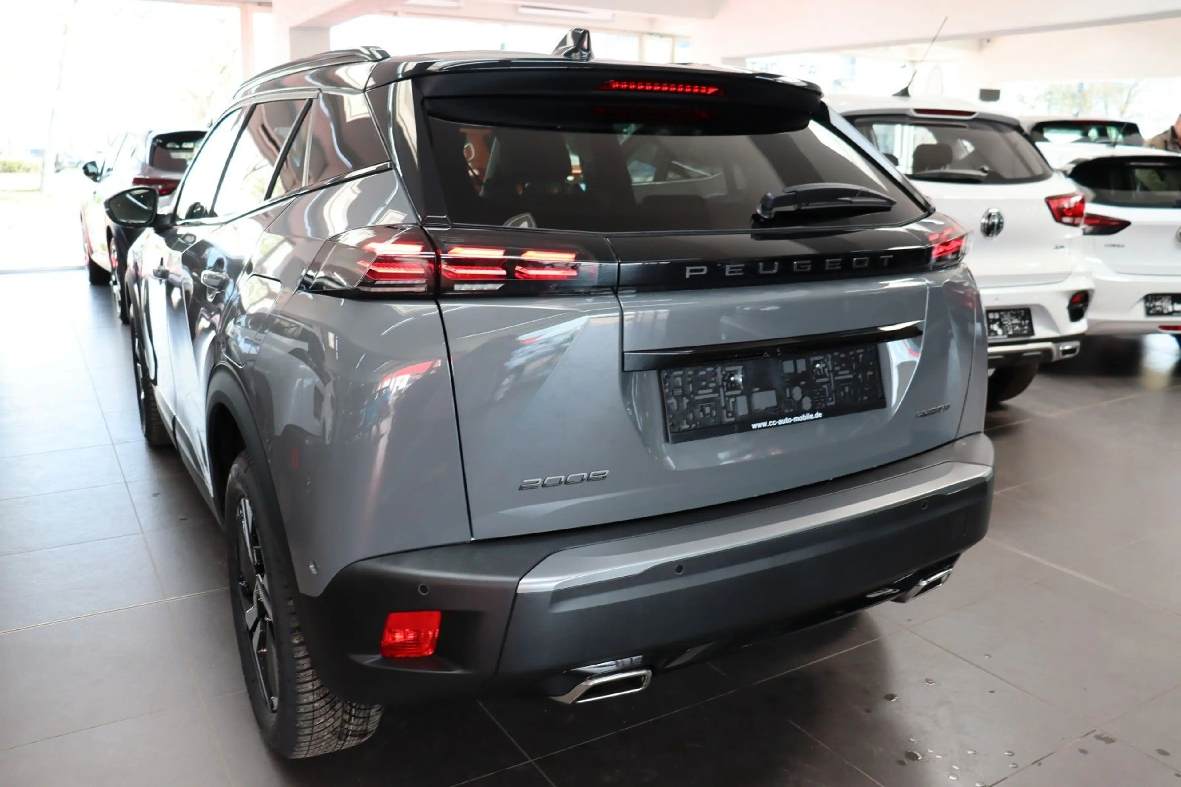 Peugeot 2008 HYBRID 145 e-DSC6 GT Alcant360° Schiebedach — photo 6