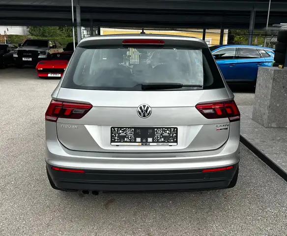 Volkswagen Tiguan view 8