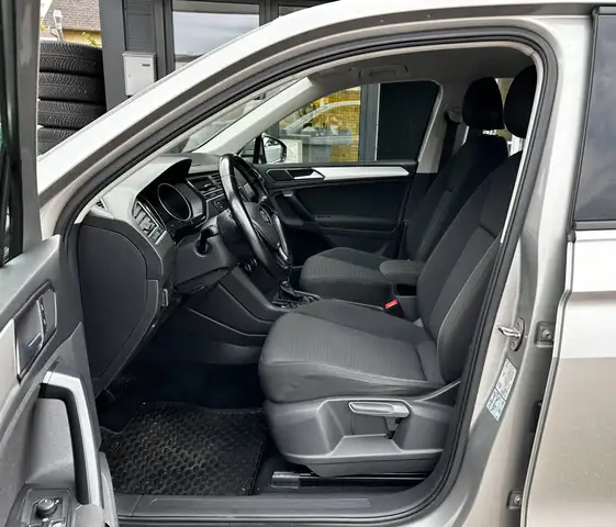 Volkswagen Tiguan view 13