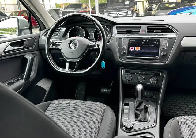 Volkswagen Tiguan view 21