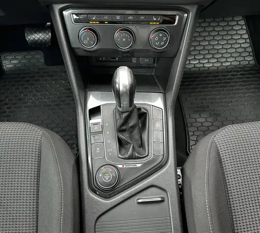 Volkswagen Tiguan view 26