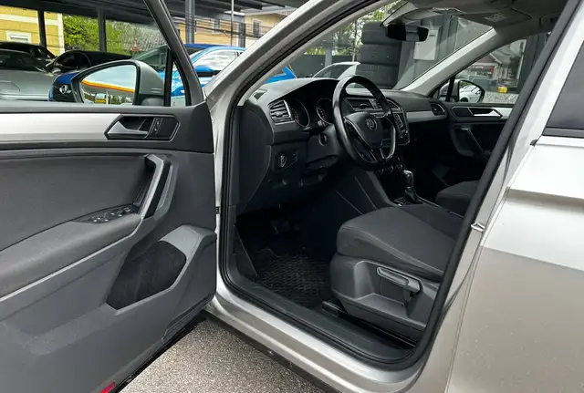 Volkswagen Tiguan view 14