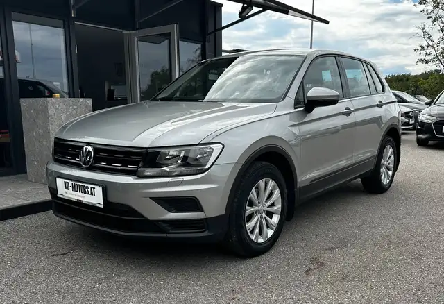Volkswagen Tiguan view 5