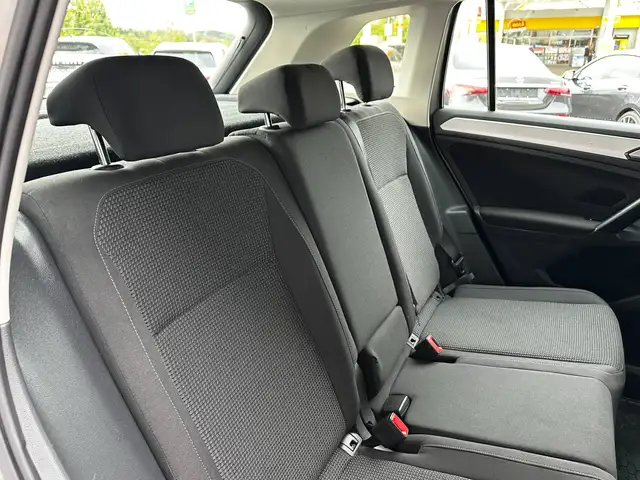 Volkswagen Tiguan view 19