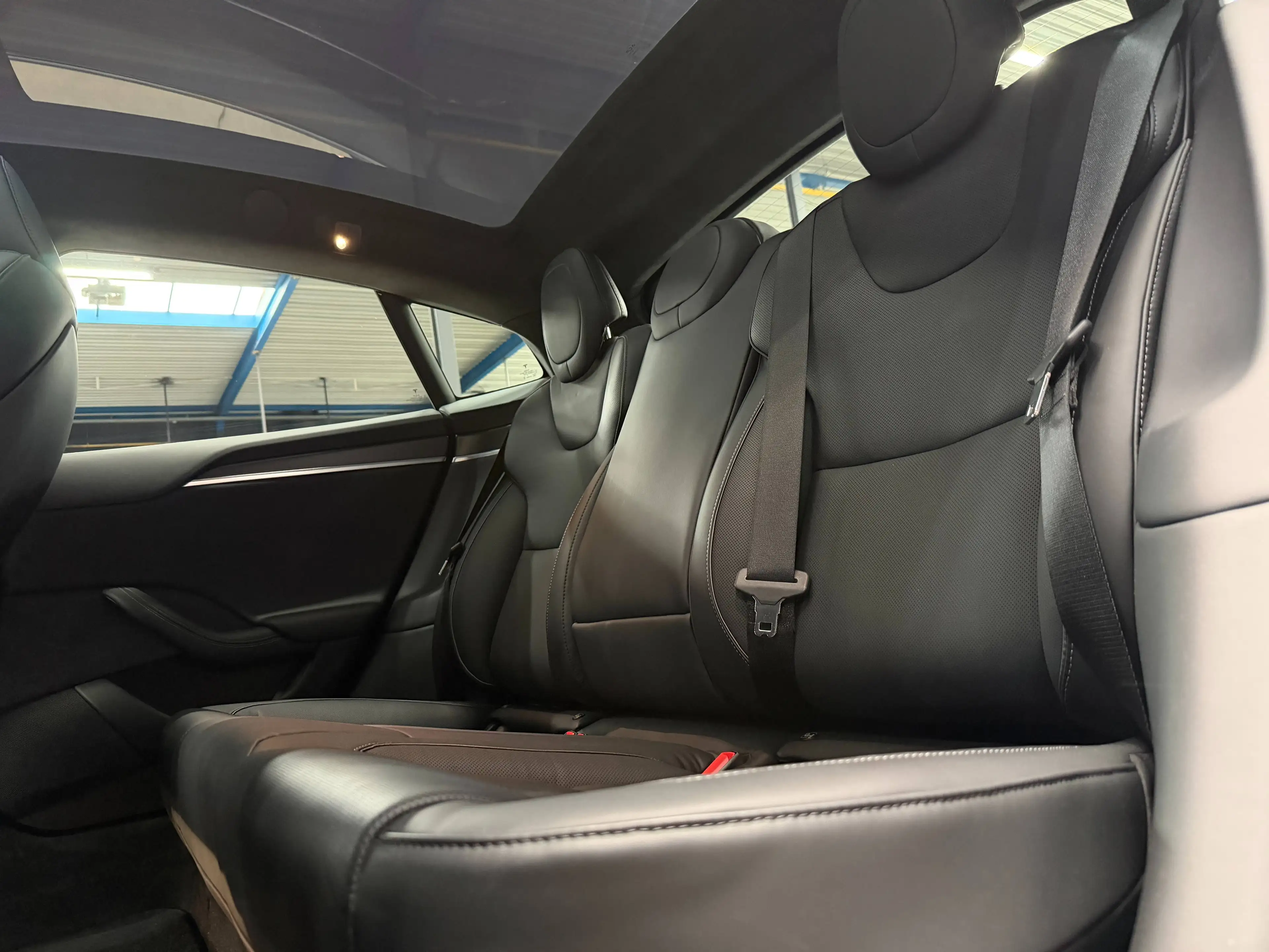 Tesla Model S PLAID - HARDWARE 4 - 1020 HP - 0 to 100km/h in 2.1 SECONDS - 21" WHEELS - PREMIUM PERFORMANCE MODEL — photo 13