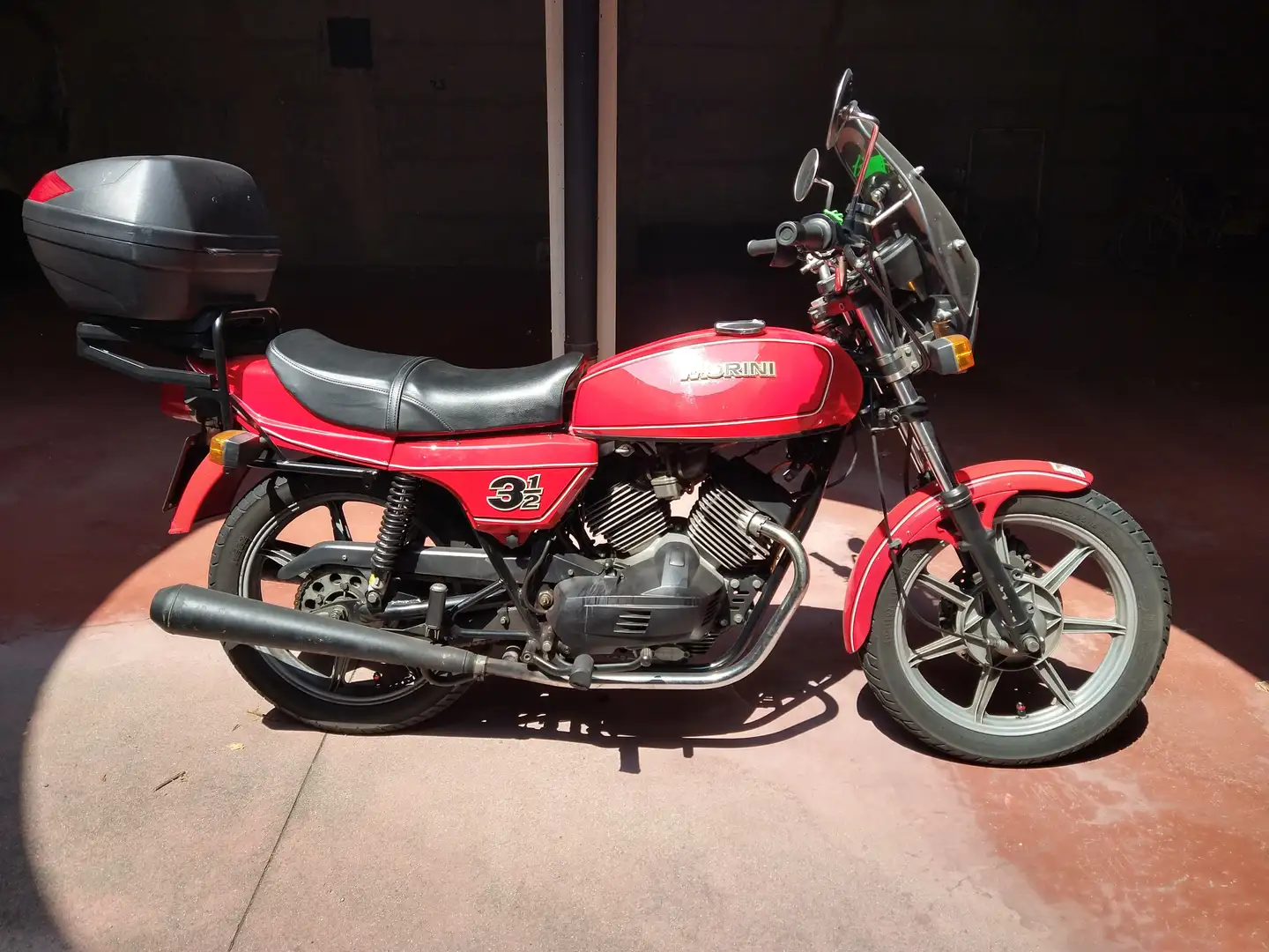 Moto Morini 3 1/2 Strada Червоний - 1