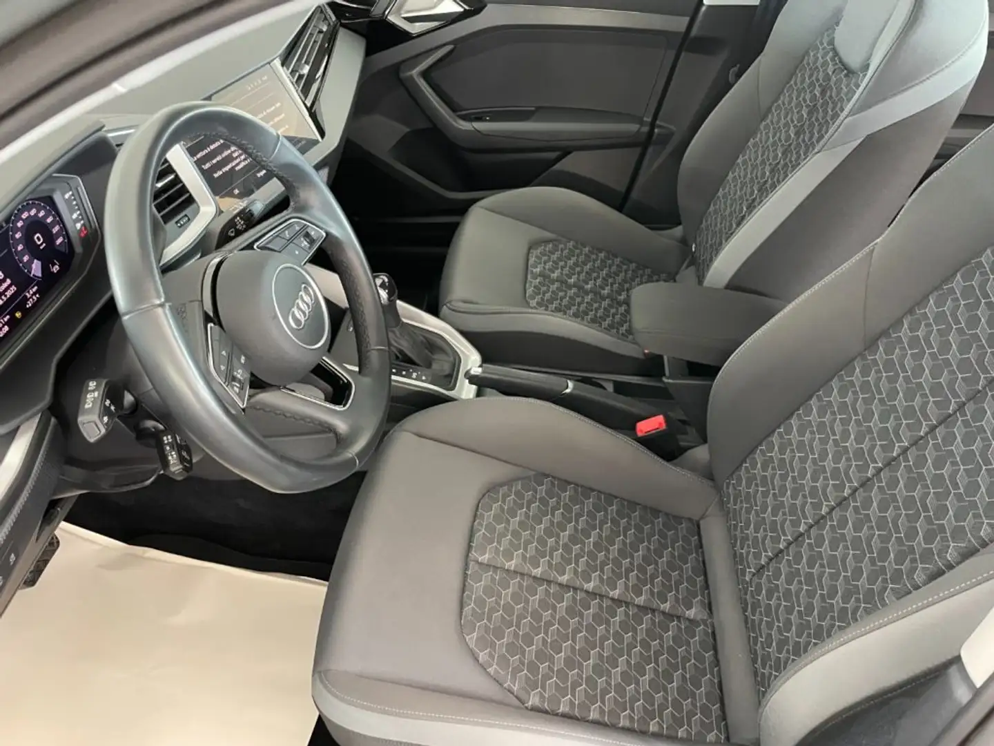 Audi A1 SPB 1.0 TFSI 110 CV S-Tronic S-Line Edition Grigio - 2