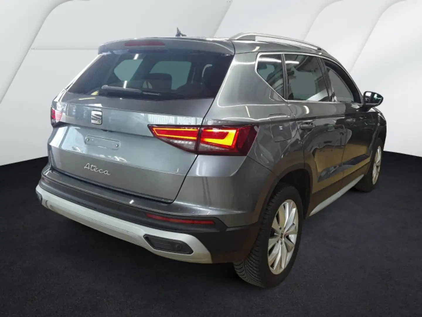 SEAT Ateca 1.5 TSI X-PERIENCE LED+NAVI+AHK+KAMERA+ACC Grau - 2