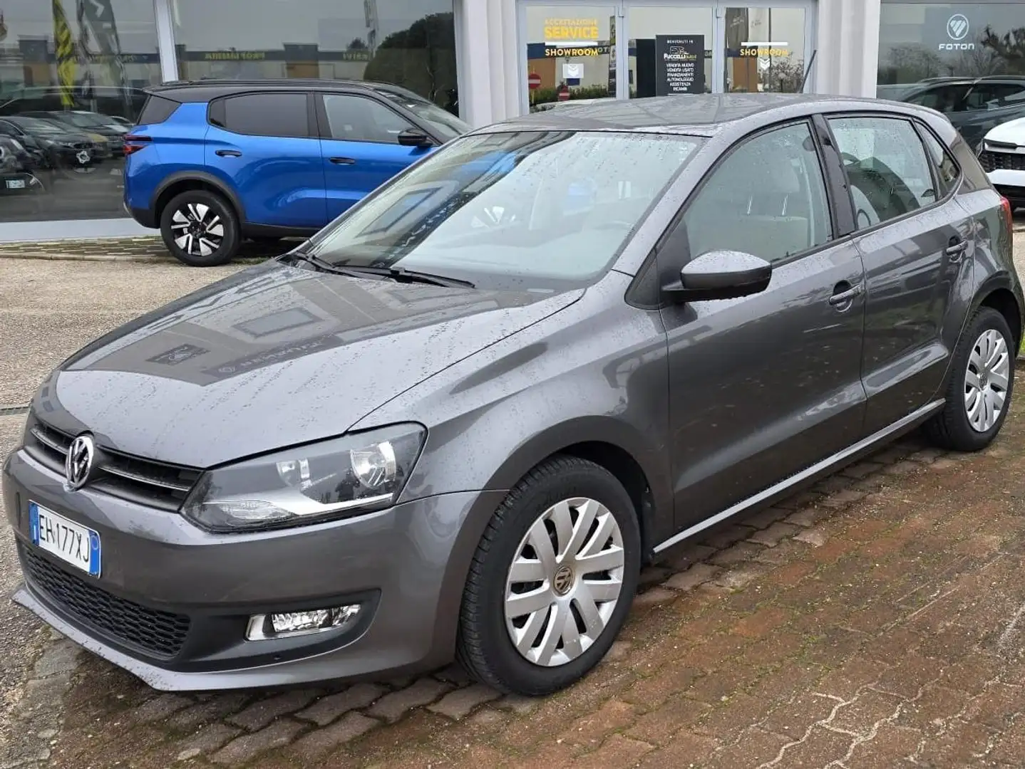 Volkswagen Polo 5p 1.2 Comfortline 70cv Gris - 1