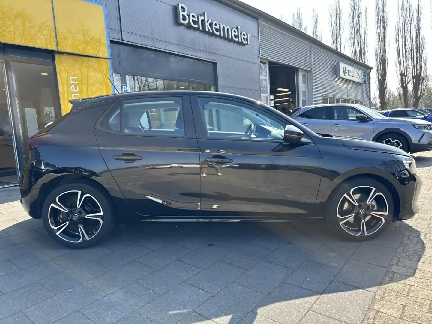 Opel Corsa 1.2 Edition ** Tech-Paket/Komfort-Paket ** Zwart - 2