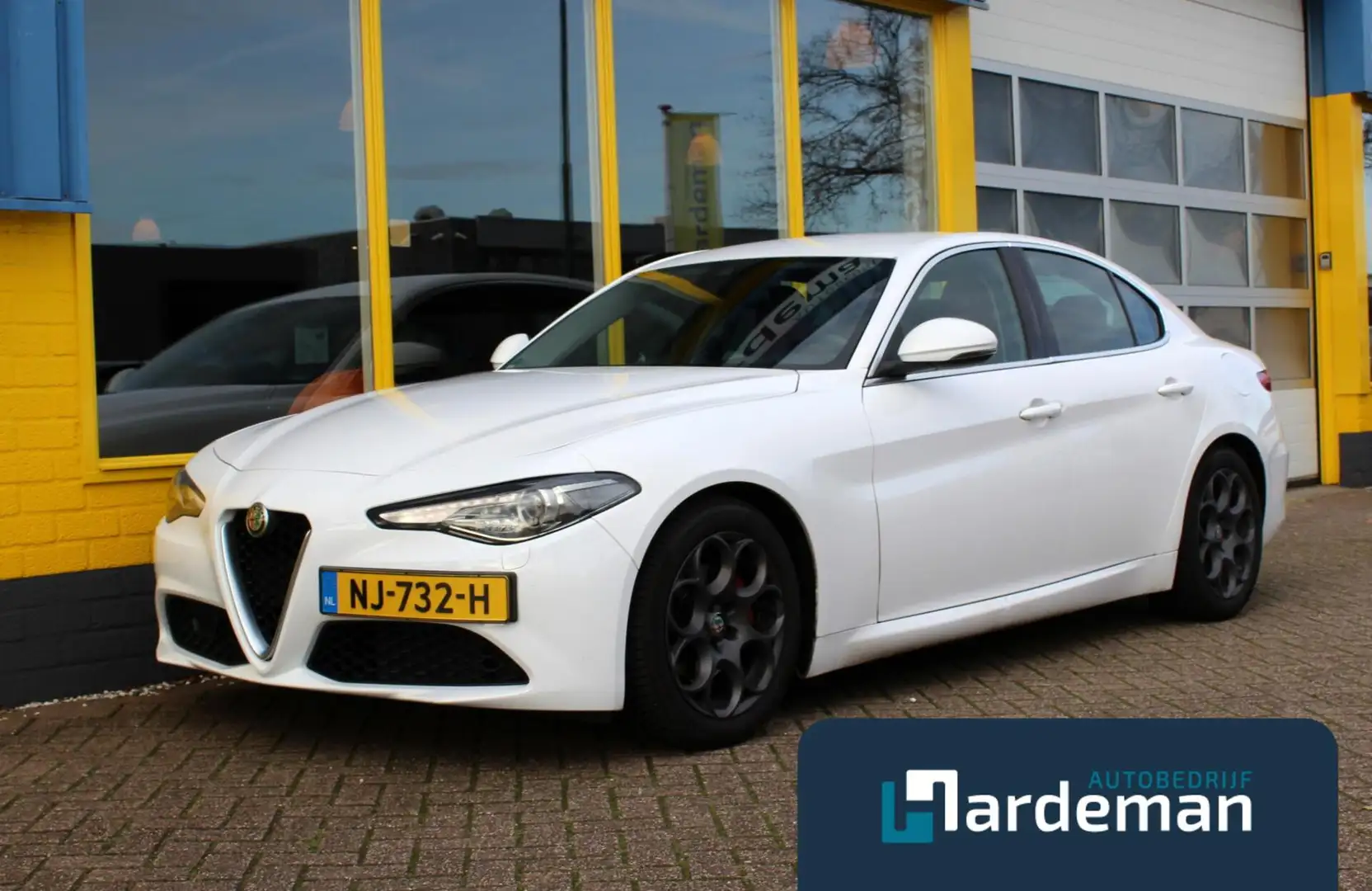 Alfa Romeo Giulia 2.0T Leder Navi Xenon Wit - 1