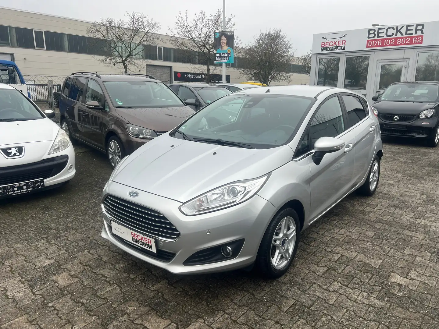 Ford Fiesta Titanium Silber - 1