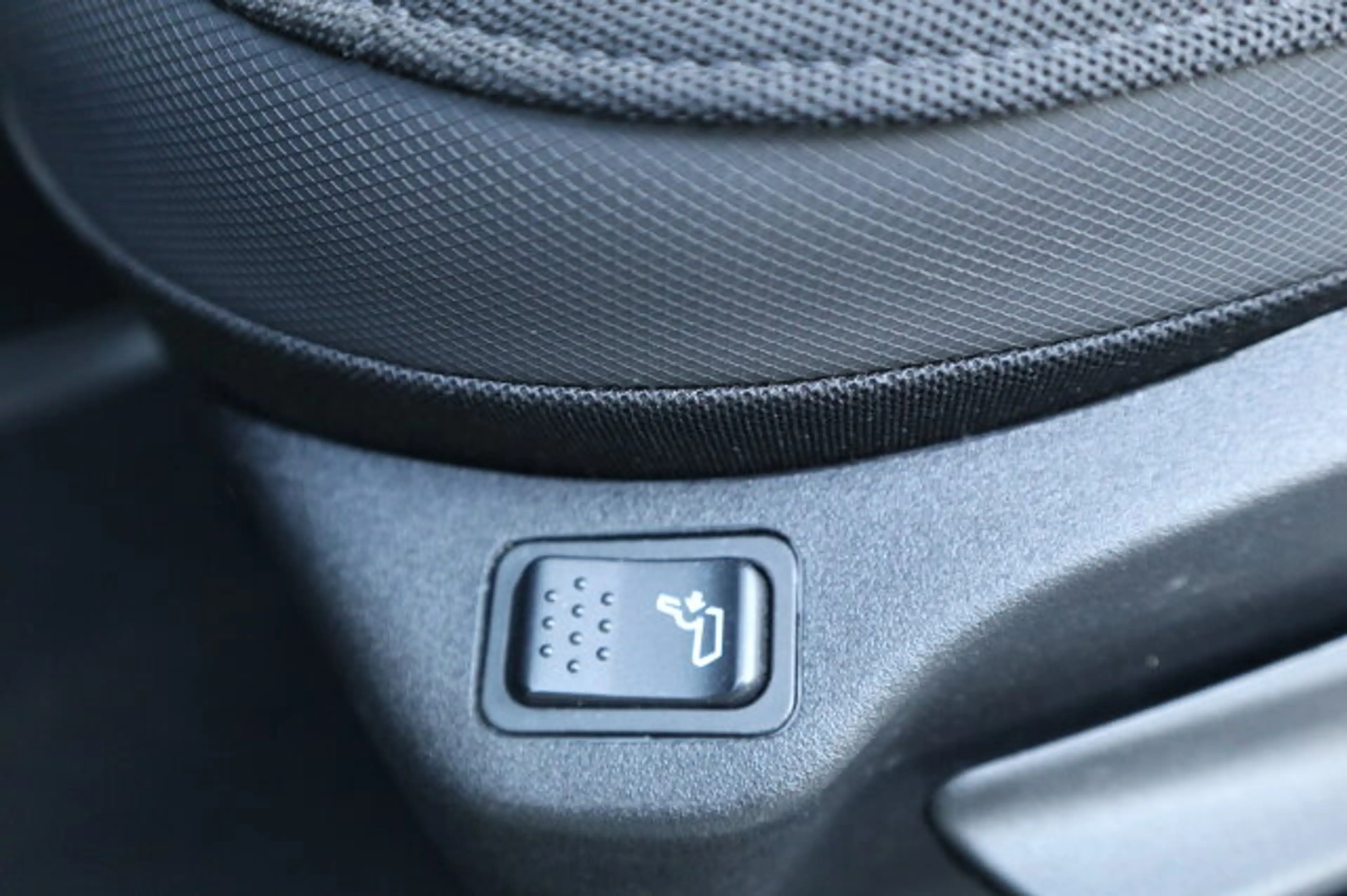 Jeep Renegade Renegade Limited 1,4 MultiAir FWD S/Navi/Autom. — photo 10