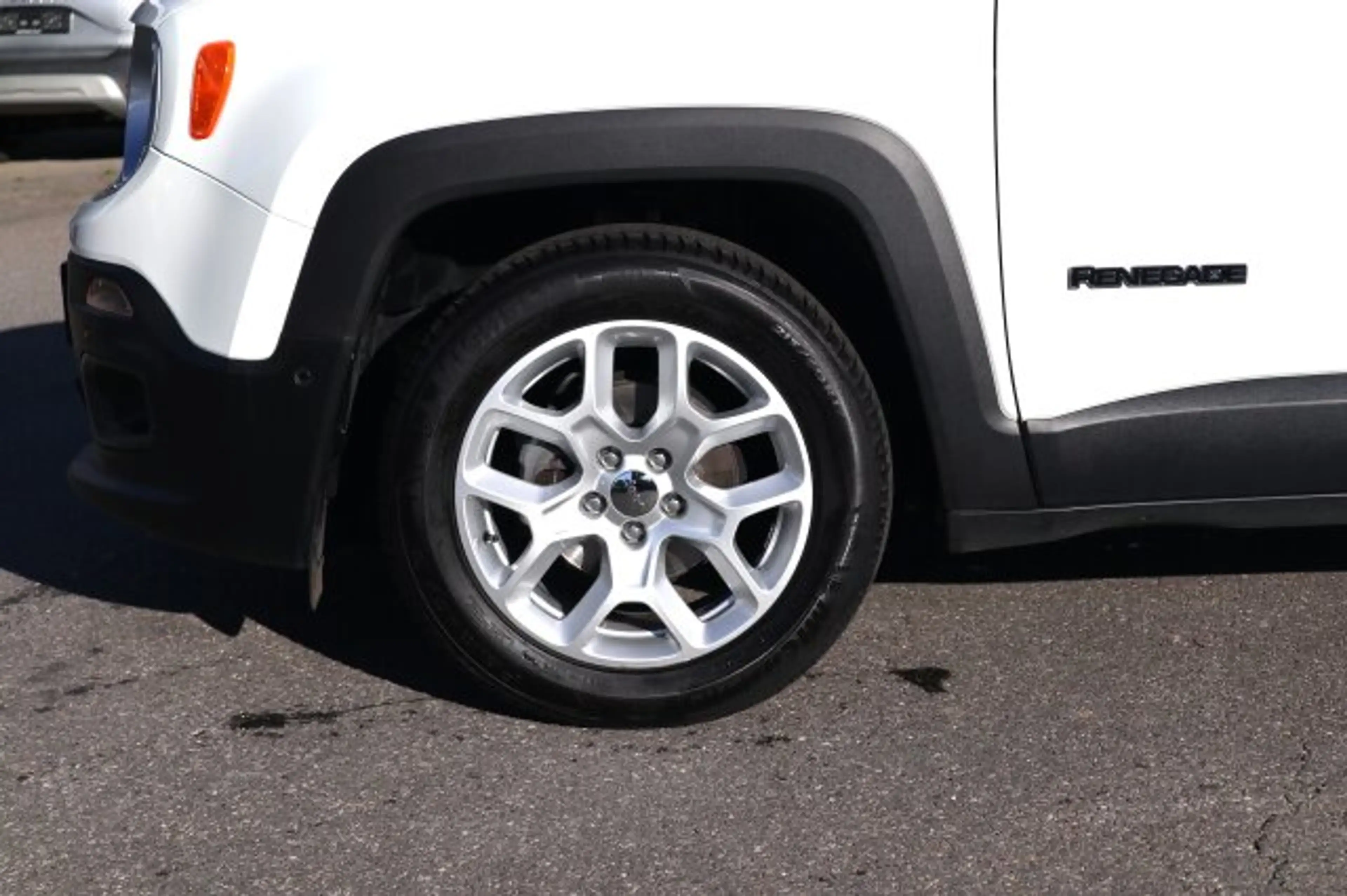 Jeep Renegade Renegade Limited 1,4 MultiAir FWD S/Navi/Autom. — photo 3