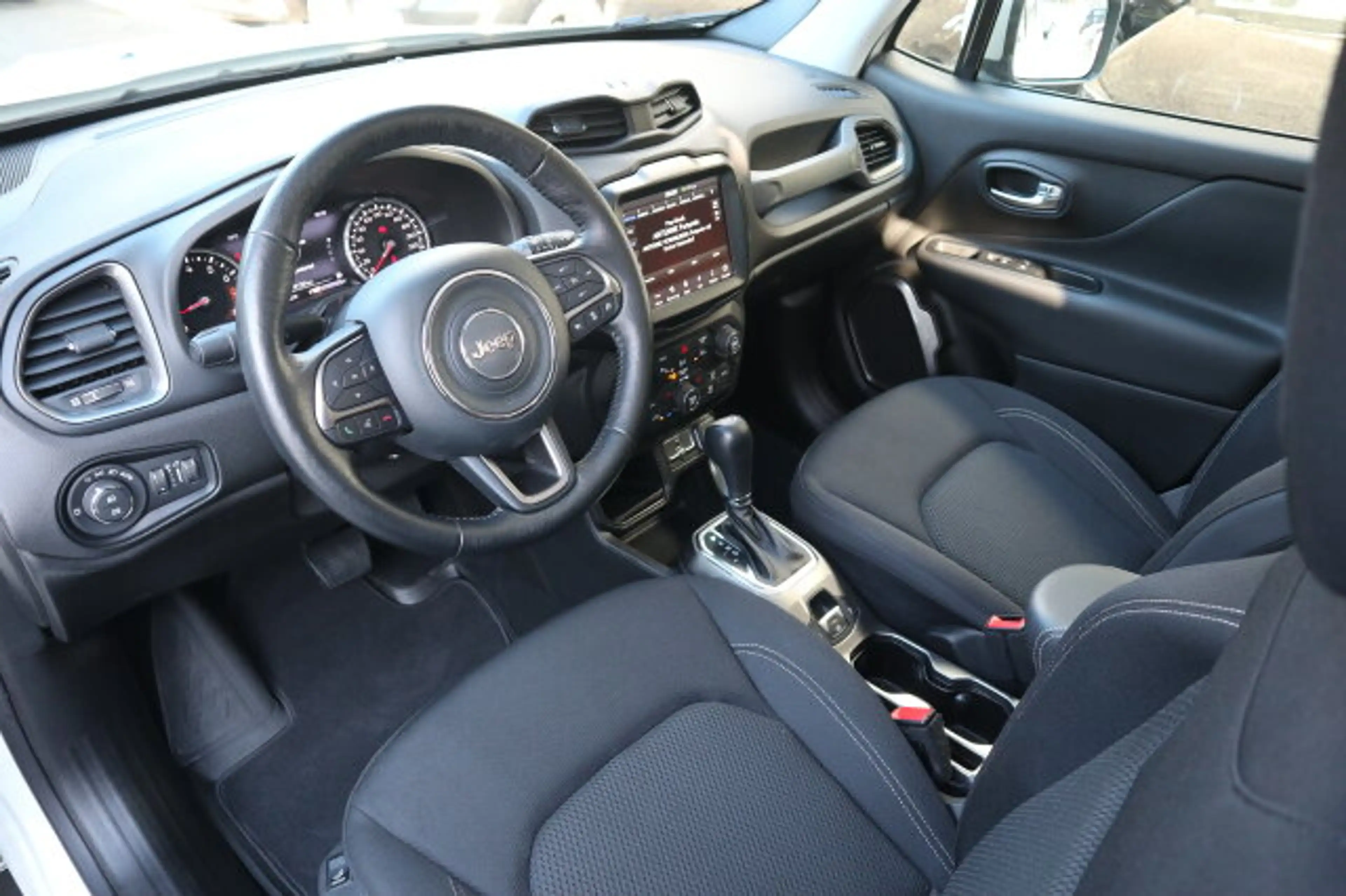 Jeep Renegade Renegade Limited 1,4 MultiAir FWD S/Navi/Autom. — photo 7
