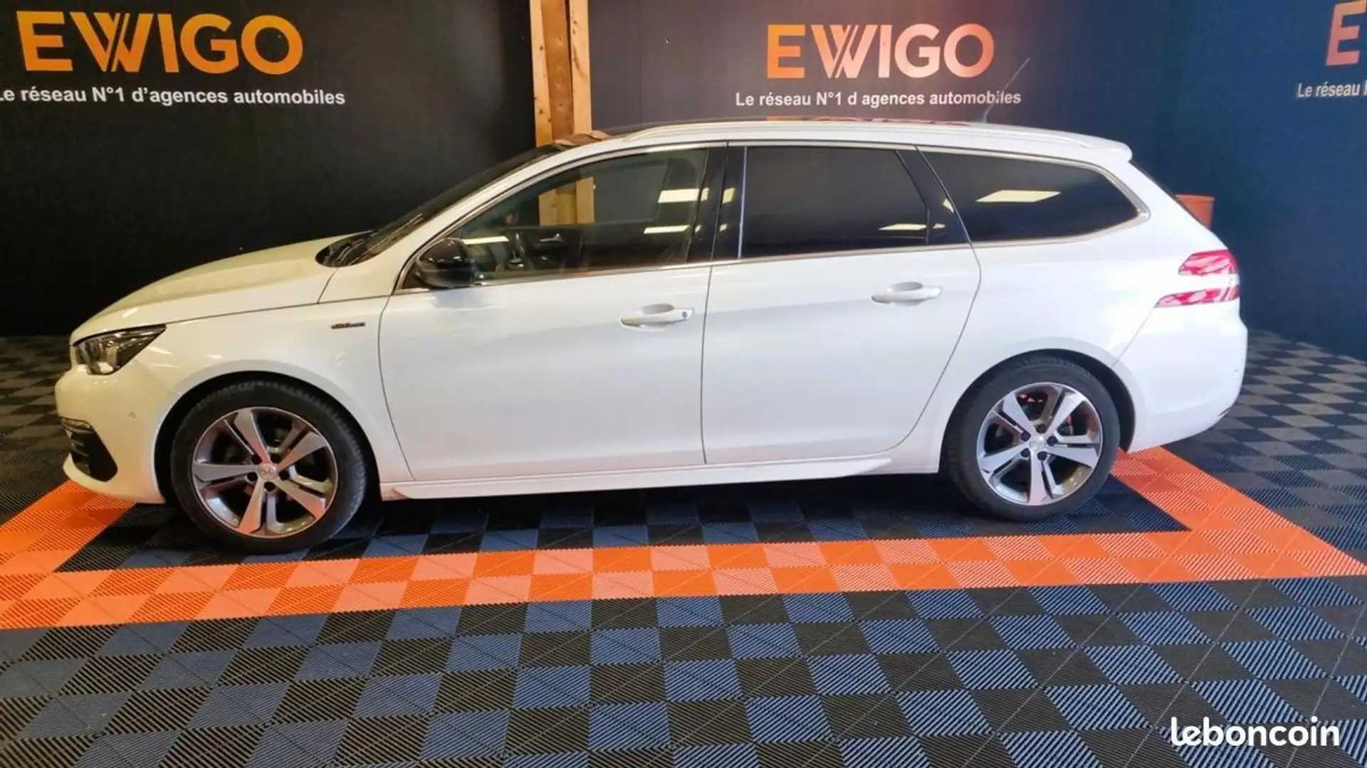 Peugeot 308 GENERATION-II 1.2 PURETECH 130 GT LINE START-STOP Blanc - 2