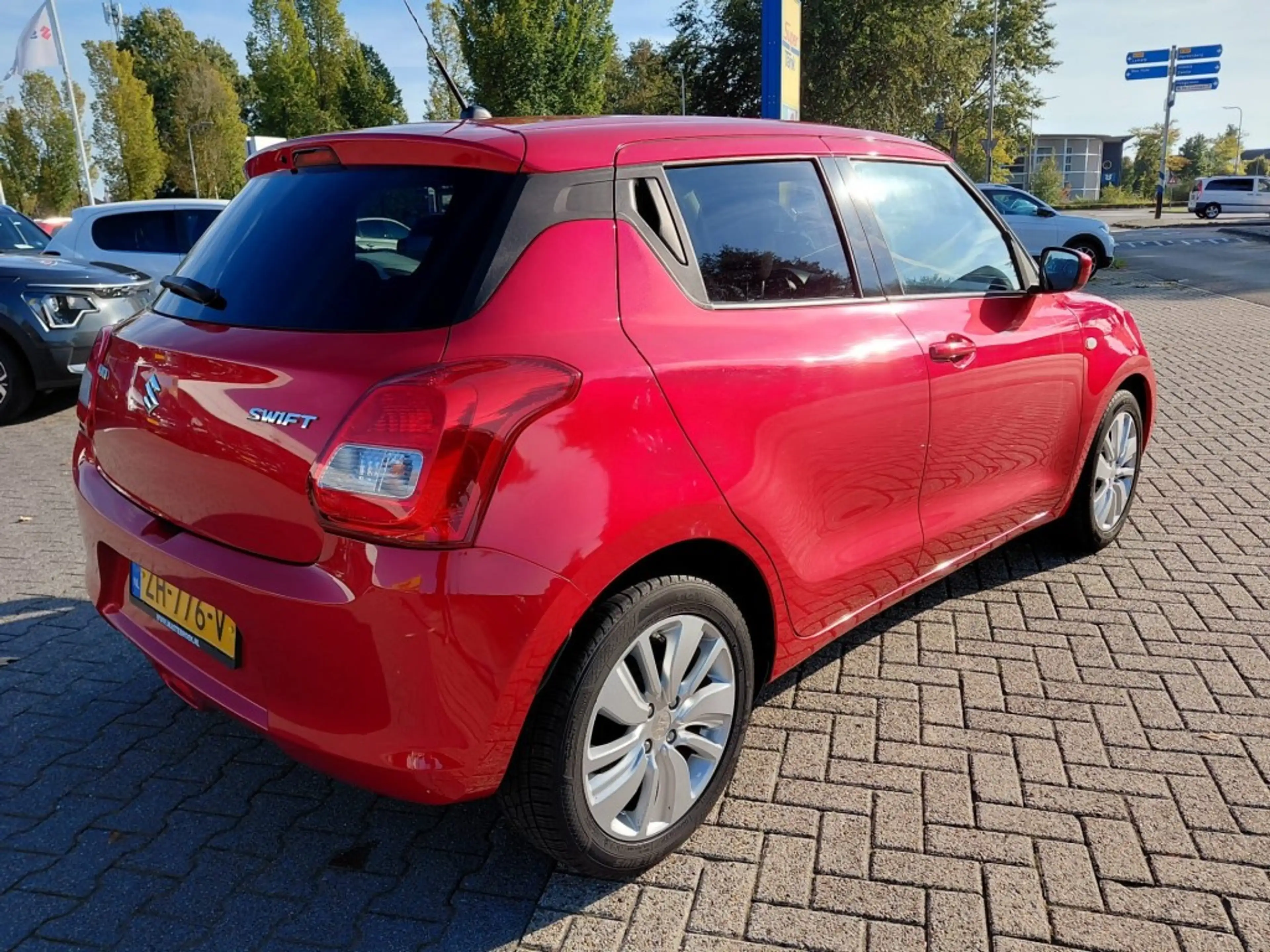 Suzuki Swift 1.2 SELECT CARPLAY CAMERA NAVI — photo 2