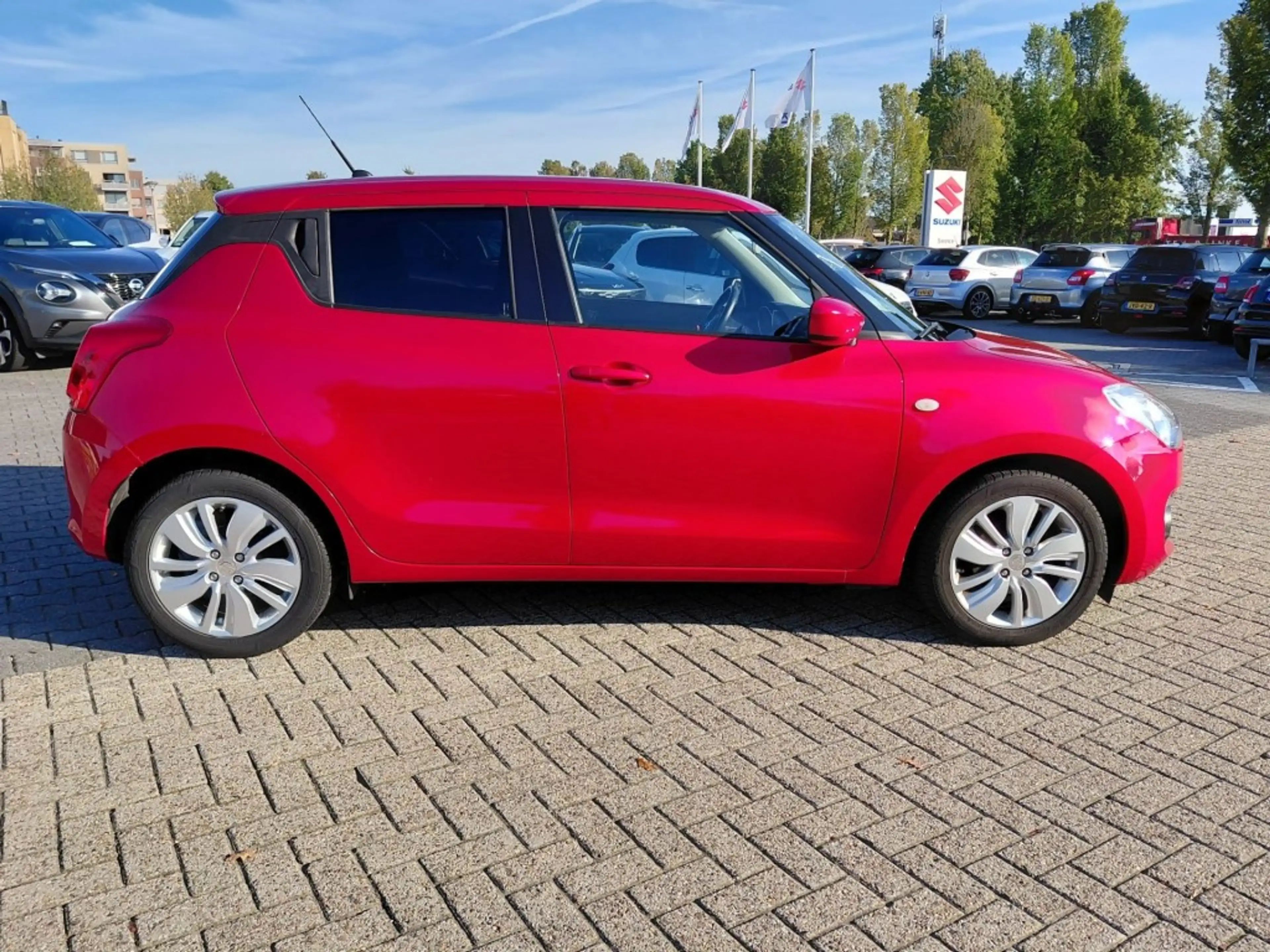 Suzuki Swift 1.2 SELECT CARPLAY CAMERA NAVI — photo 11