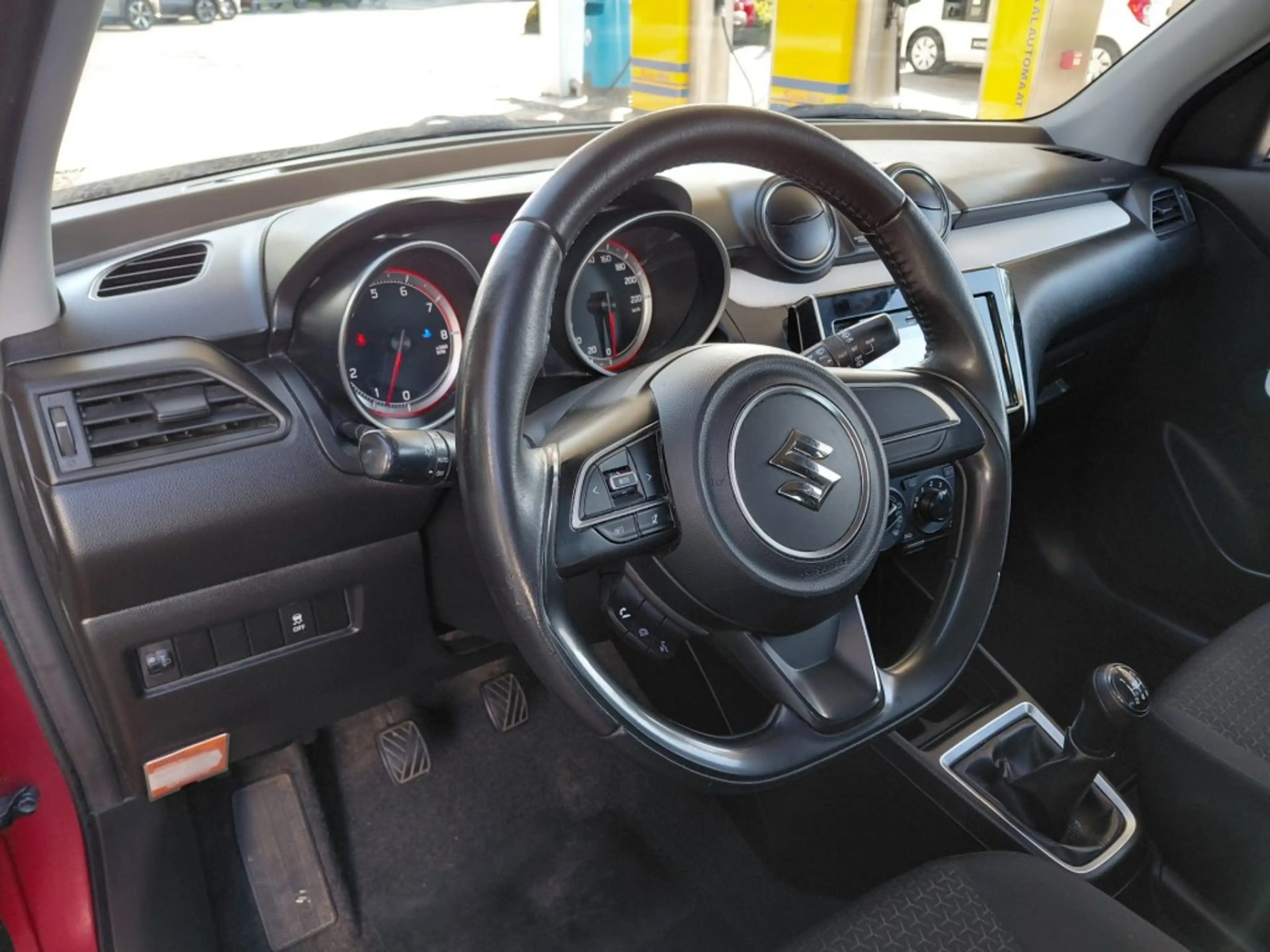 Suzuki Swift 1.2 SELECT CARPLAY CAMERA NAVI — photo 4