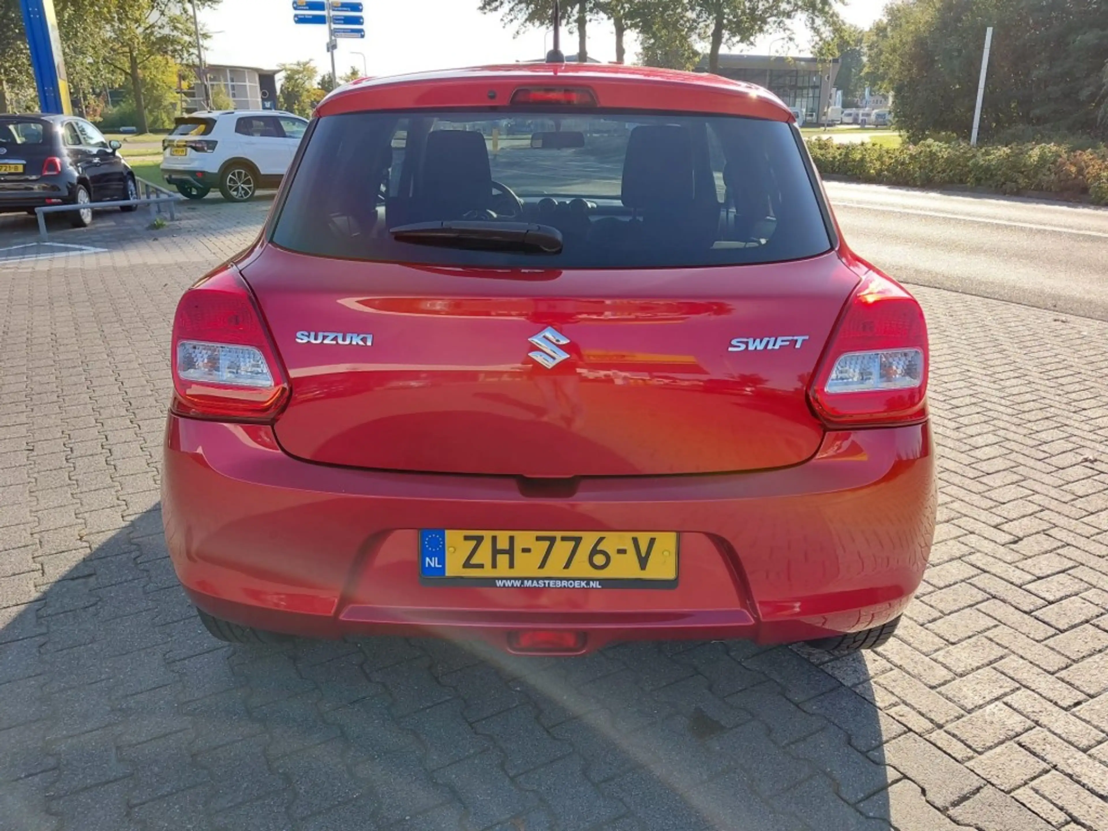 Suzuki Swift 1.2 SELECT CARPLAY CAMERA NAVI — photo 12