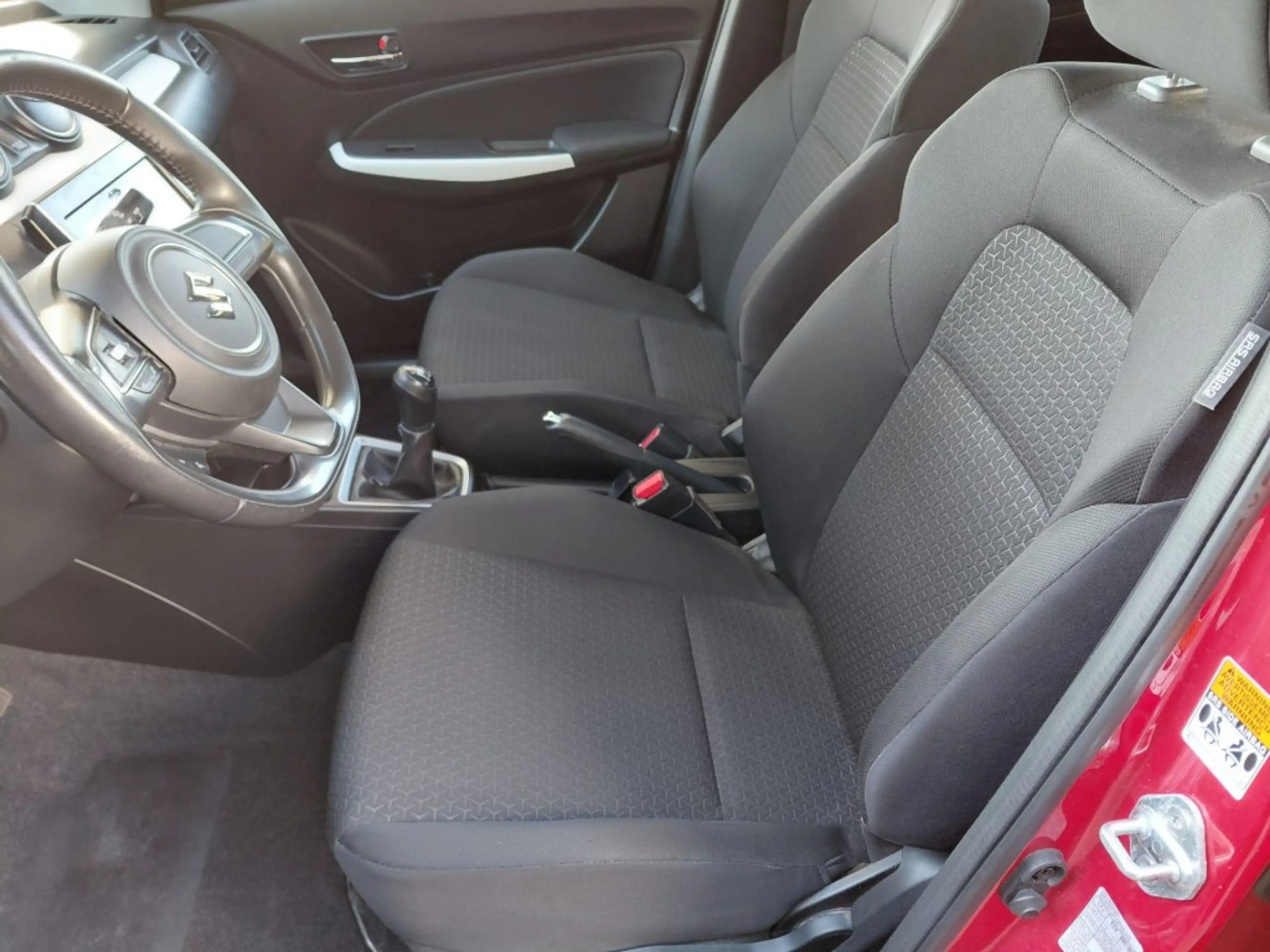 Suzuki Swift 1.2 SELECT CARPLAY CAMERA NAVI — photo 6