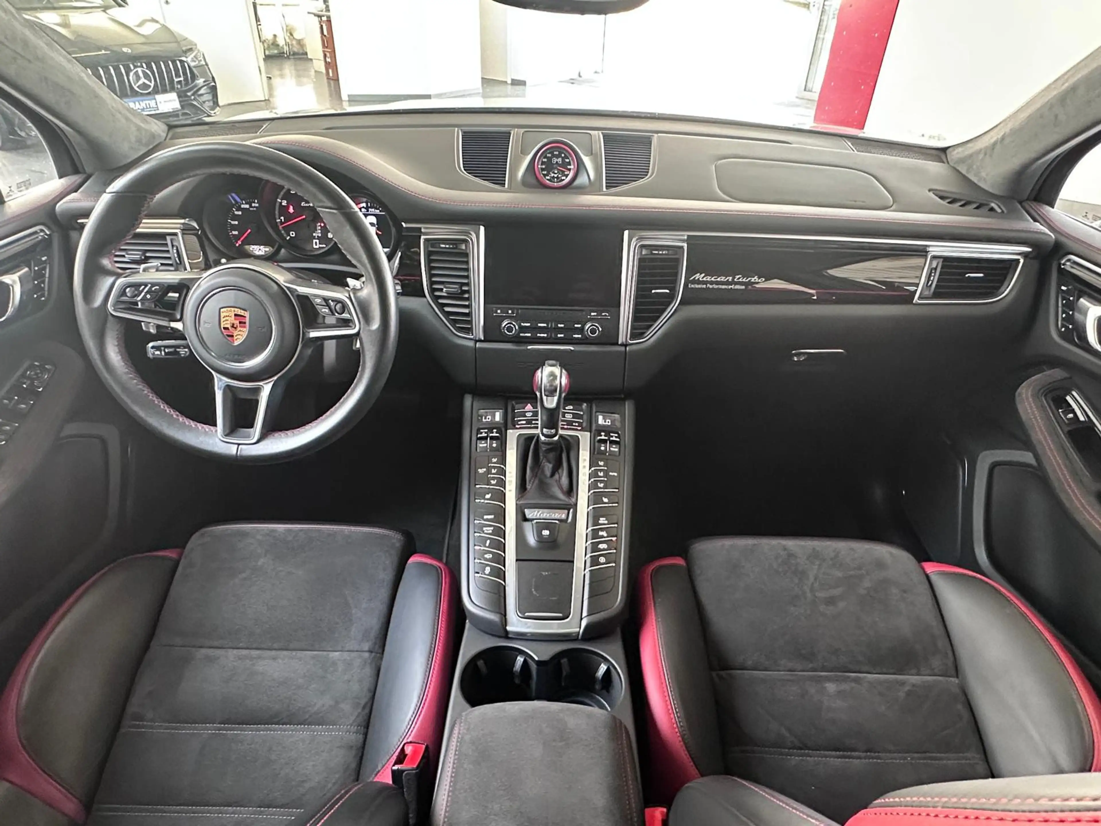 Porsche Macan Turbo Perform.Exclusive Man. STANDHZ AHK 360° — photo 9