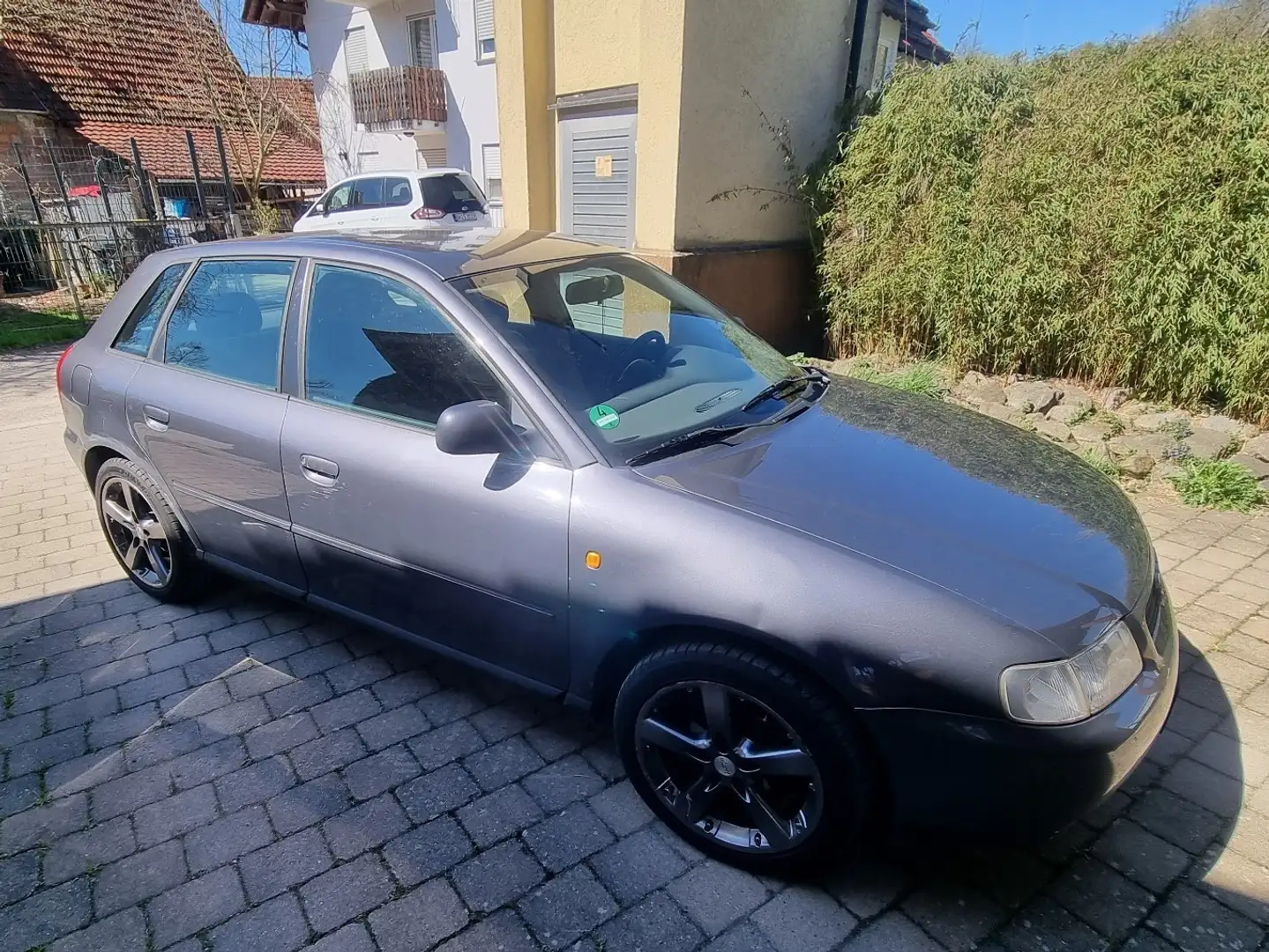 Audi A3 1.6 Ambiente - 2