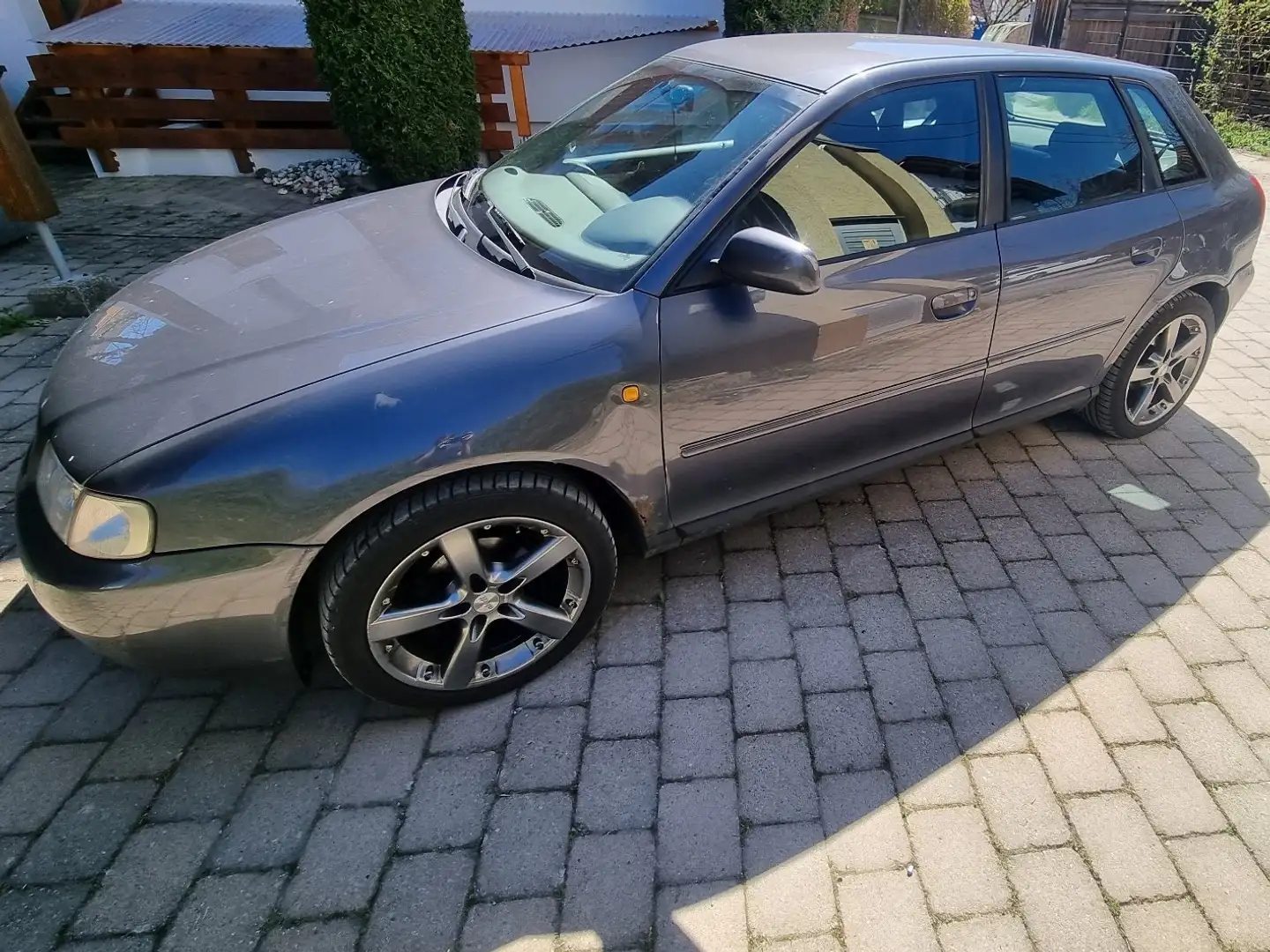 Audi A3 1.6 Ambiente - 1