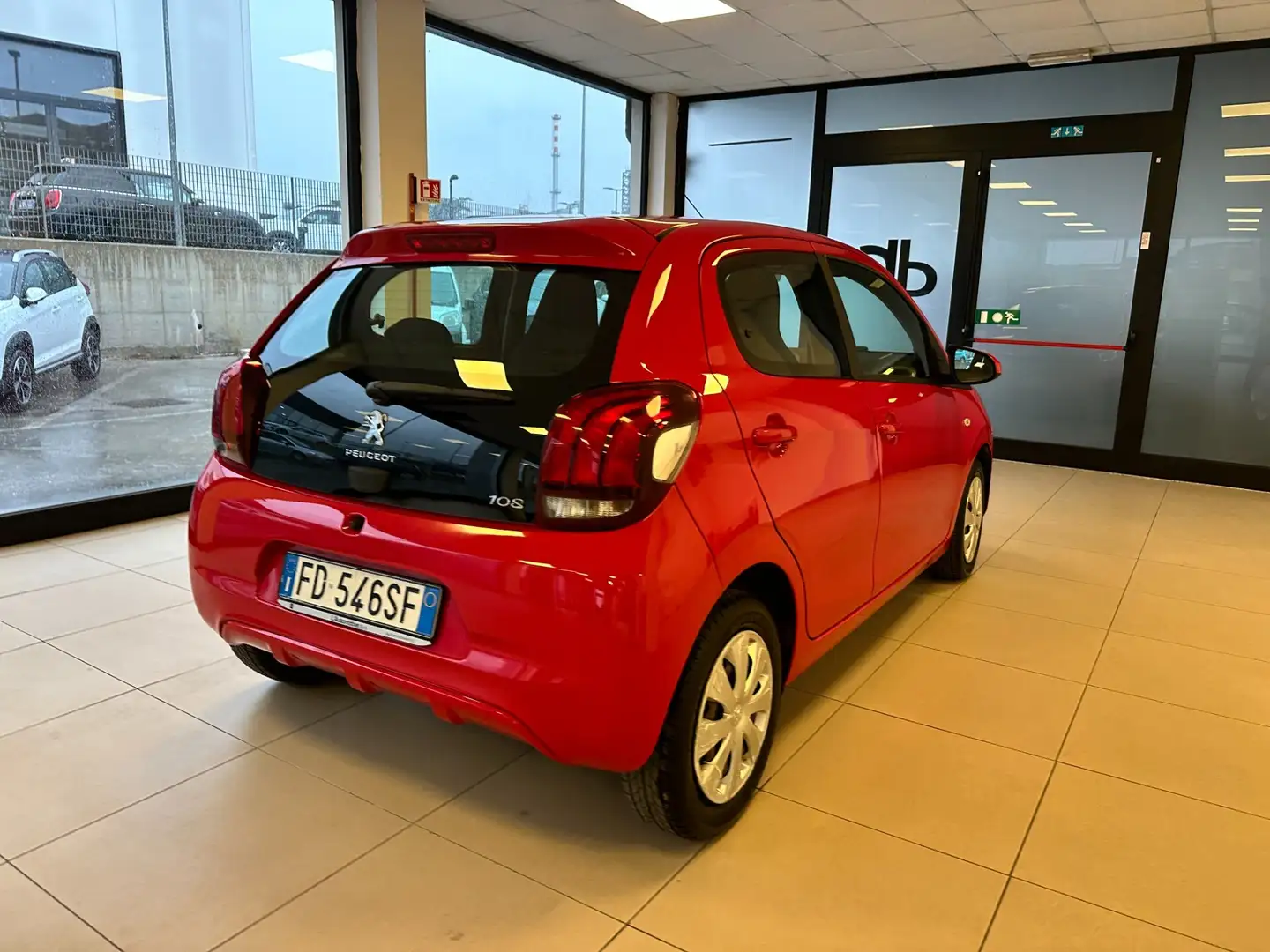 Peugeot 108 VTi 68 ETG 5 porte Allure TOP! Rouge - 2