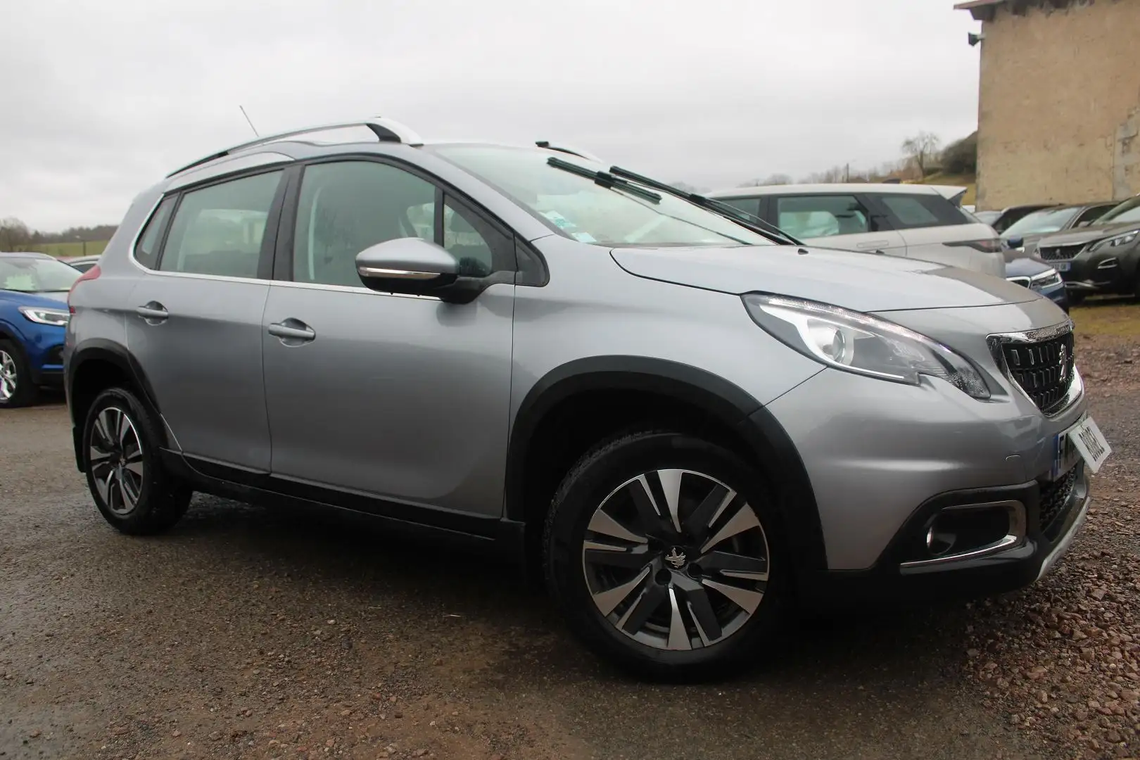 Peugeot 2008 1L2 ESSENCE 110 CV ALLURE BOITE AUTO EAT6 CAMÉRA G - 1