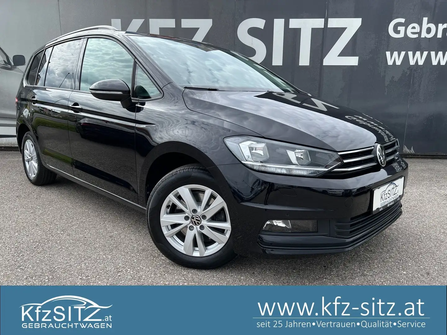 Volkswagen Touran Comfortline 2,0 TDI | NP: €44.900 Schwarz - 1