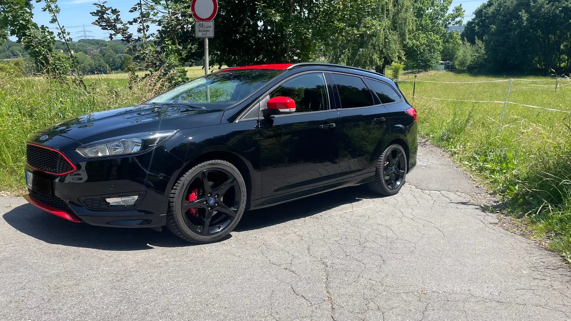Ford Focus Turnier 1.0 EcoBoost ST-Line Black Red Edition - 1