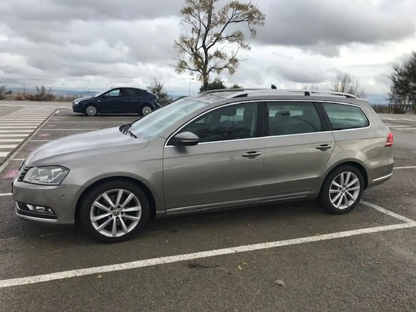 Volkswagen Passat 2.0 TDI Highline BlueMotion - 2