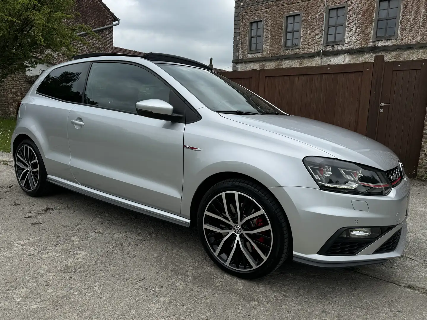 Volkswagen Polo GTI 1.8 TSI DSG * PANO * GPS * AIRCO * Argent - 1