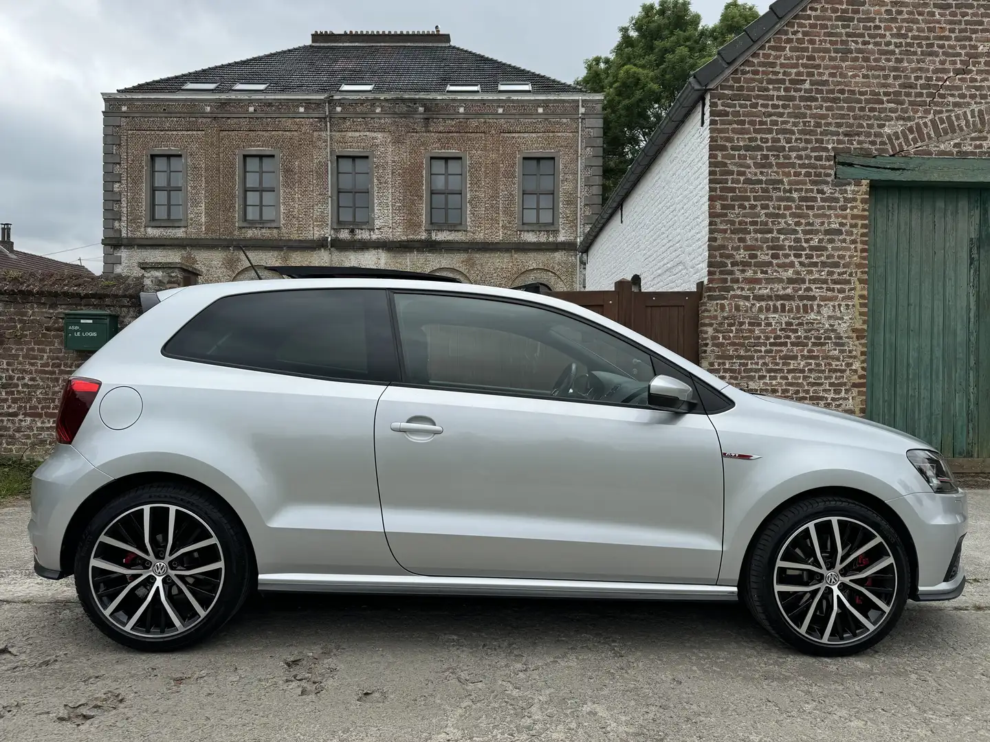 Volkswagen Polo GTI 1.8 TSI DSG * PANO * GPS * AIRCO * Argent - 2