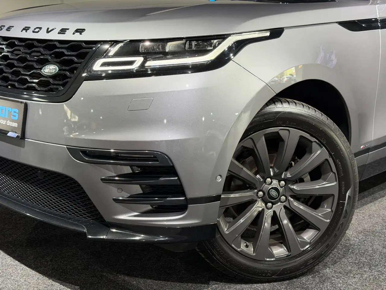 Land Rover Range Rover Velar 2.0 d Velar R-Dynamic / PANO / LEDER / VOLL Bild 6