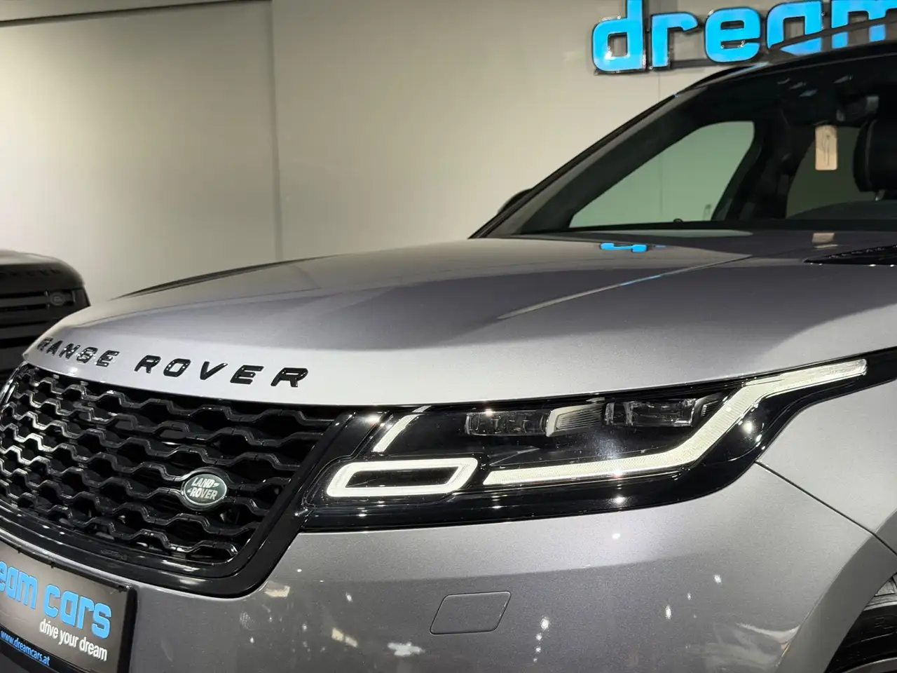 Land Rover Range Rover Velar 2.0 d Velar R-Dynamic / PANO / LEDER / VOLL Bild 7